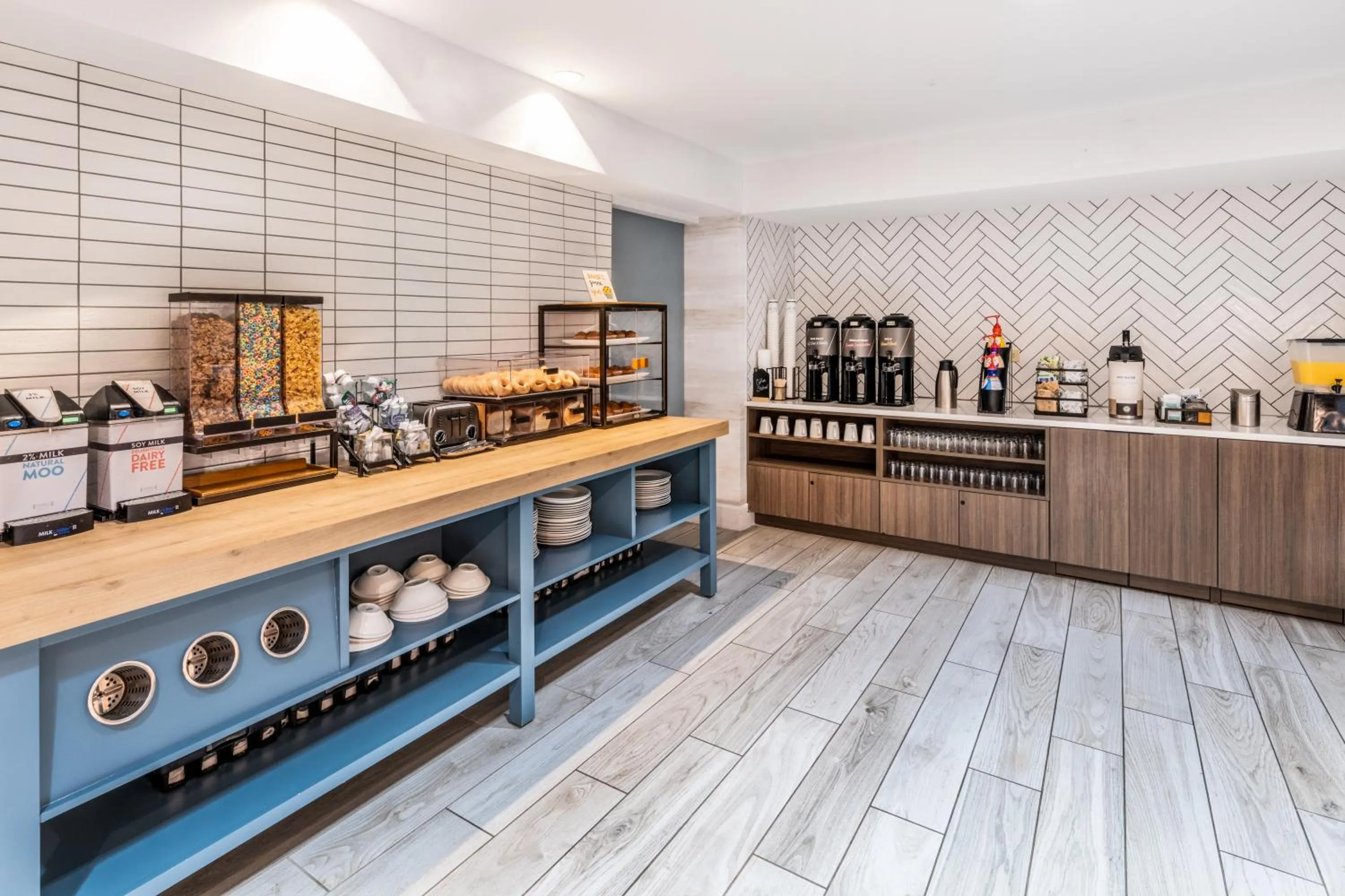 Breakfast in Staybridge Suites Denver - Cherry Creek by IHG