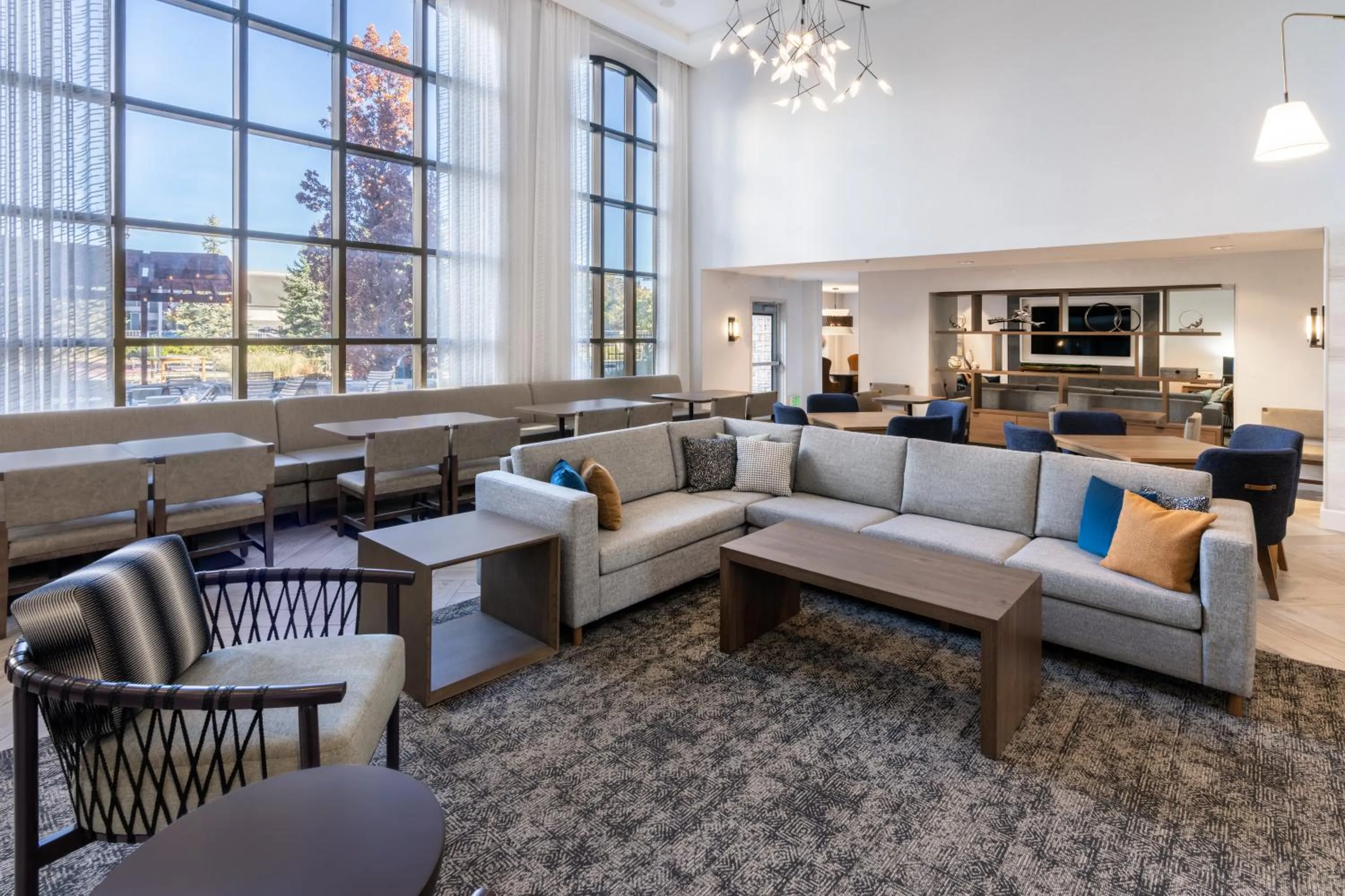 Lobby or reception in Staybridge Suites Denver - Cherry Creek by IHG
