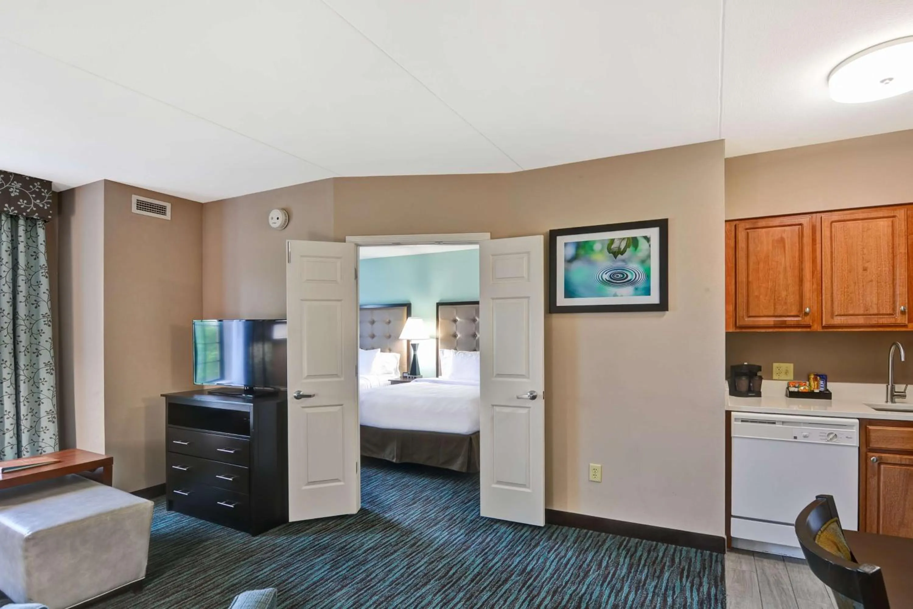 Kitchen or kitchenette, Bed in Homewood Suites by Hilton Aurora Naperville