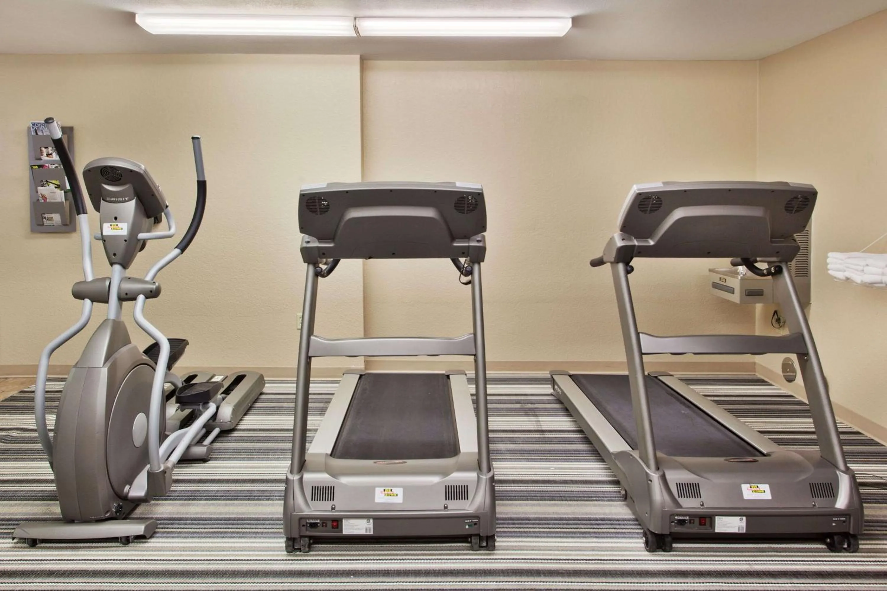 Fitness centre/facilities in Sonesta Simply Suites Chicago Libertyville
