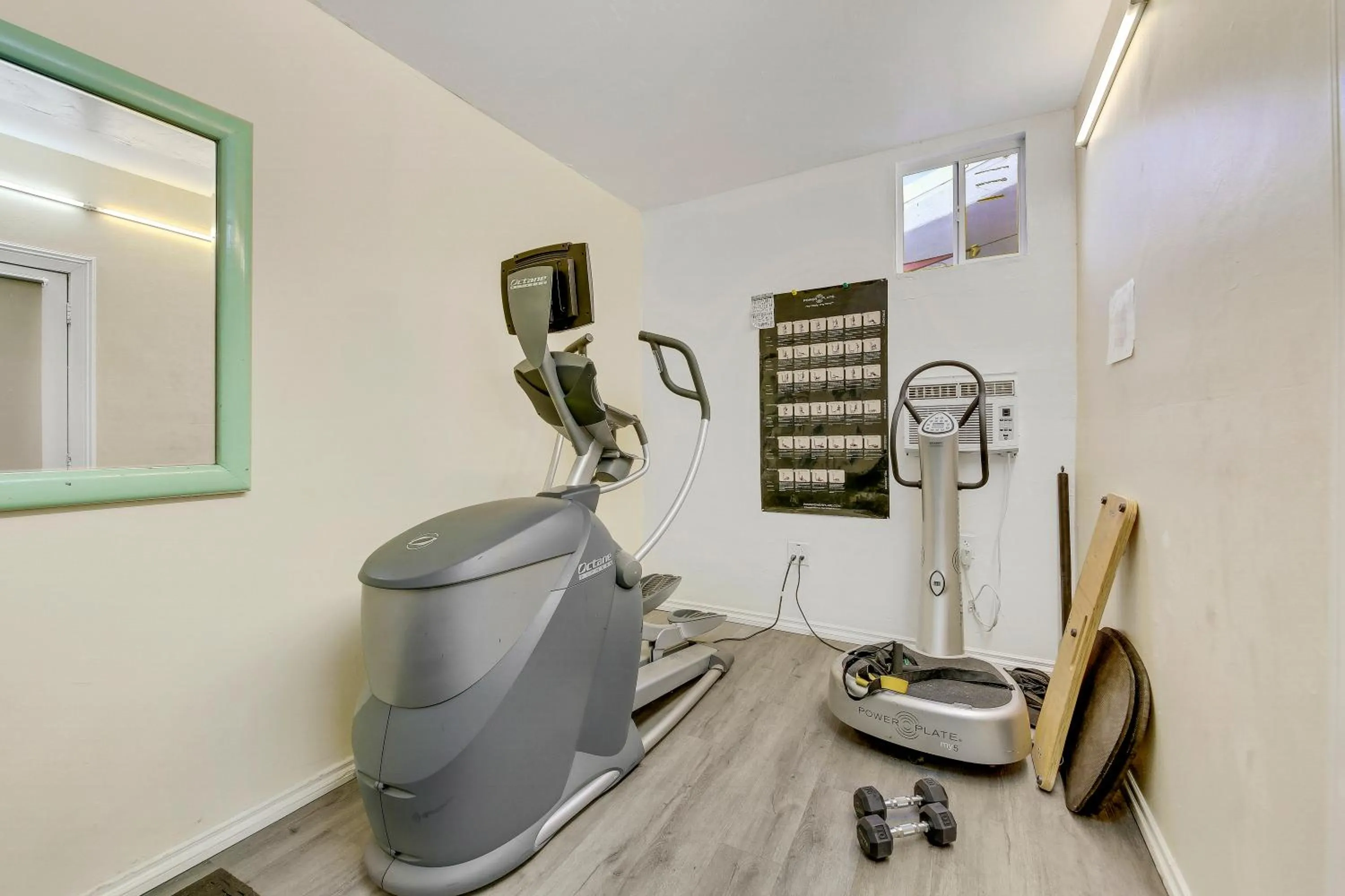 Fitness centre/facilities in Inn at Palm Springs