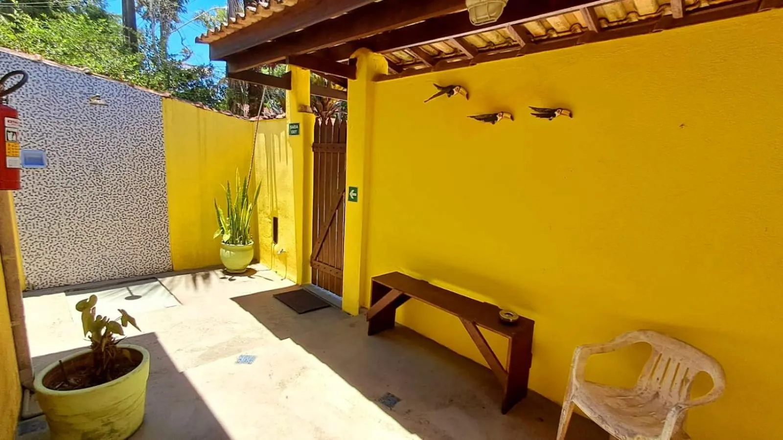 Facade/entrance in Suítes Cantinho do Sossego em Ubatuba
