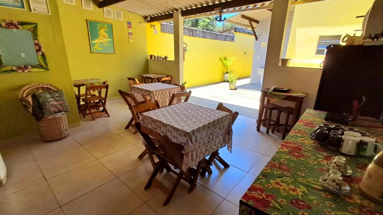 Kitchen or kitchenette in Suítes Cantinho do Sossego em Ubatuba