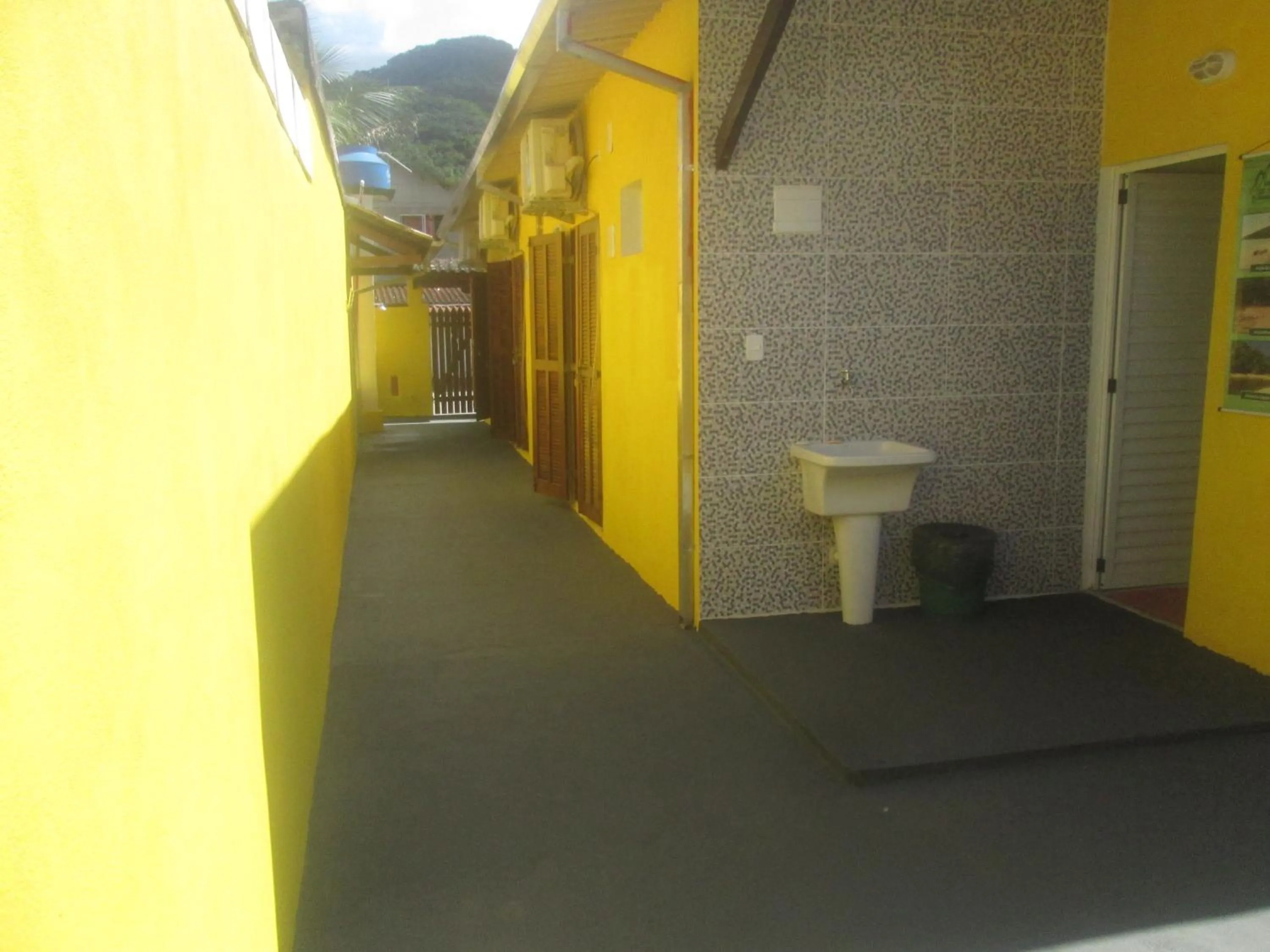 Facade/entrance in Suítes Cantinho do Sossego Ubatuba