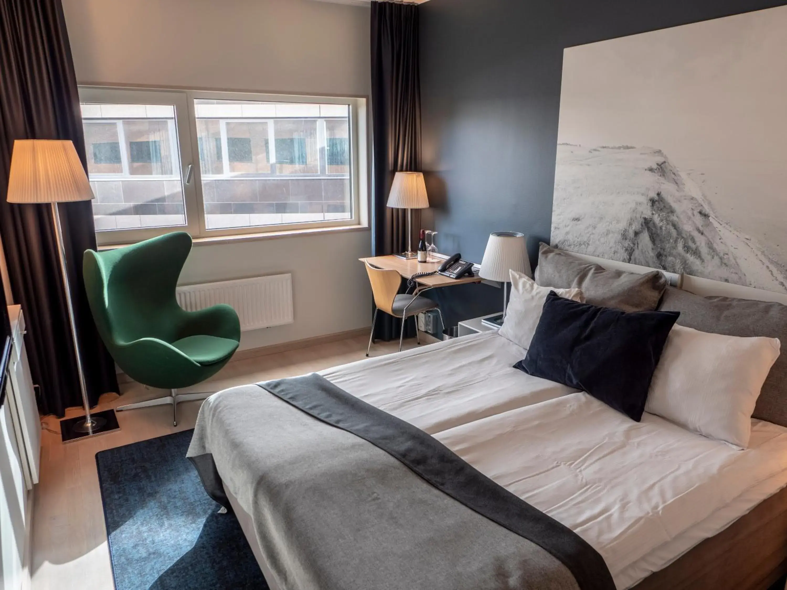 Standard Double Room in Clarion Hotel Sign Standard Double Room in Clarion Hotel Sign