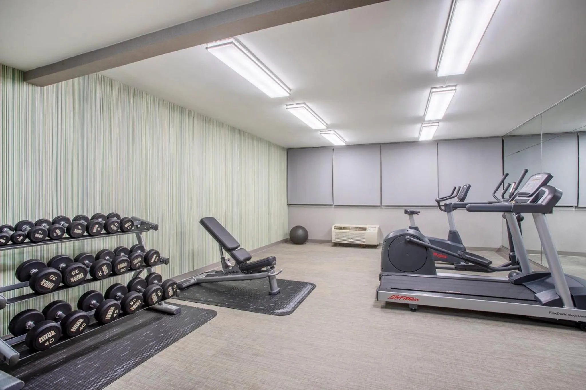 Fitness centre/facilities in Holiday Inn & Suites Parsippany Fairfield by IHG