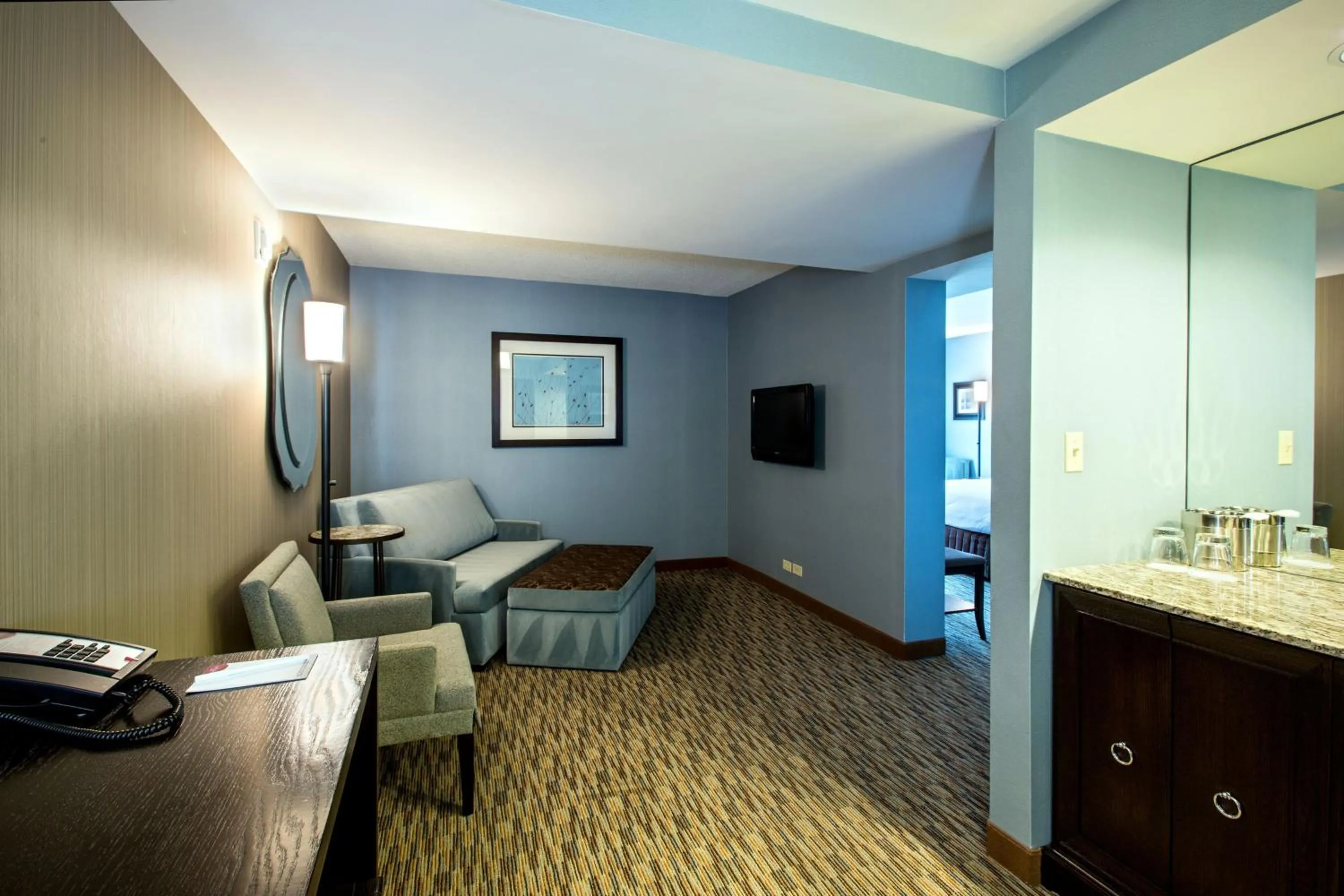 Bedroom in Crowne Plaza Hotel Glen Ellyn/Lombard by IHG