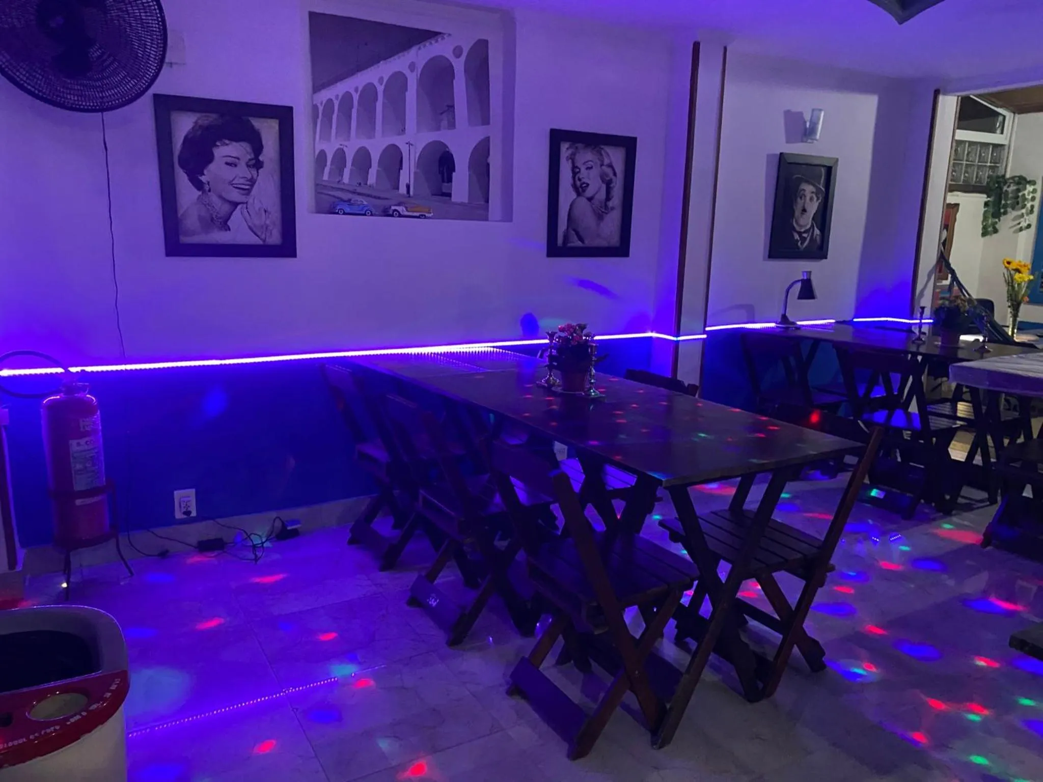 Restaurant/places to eat in Ipanema Club Hostel