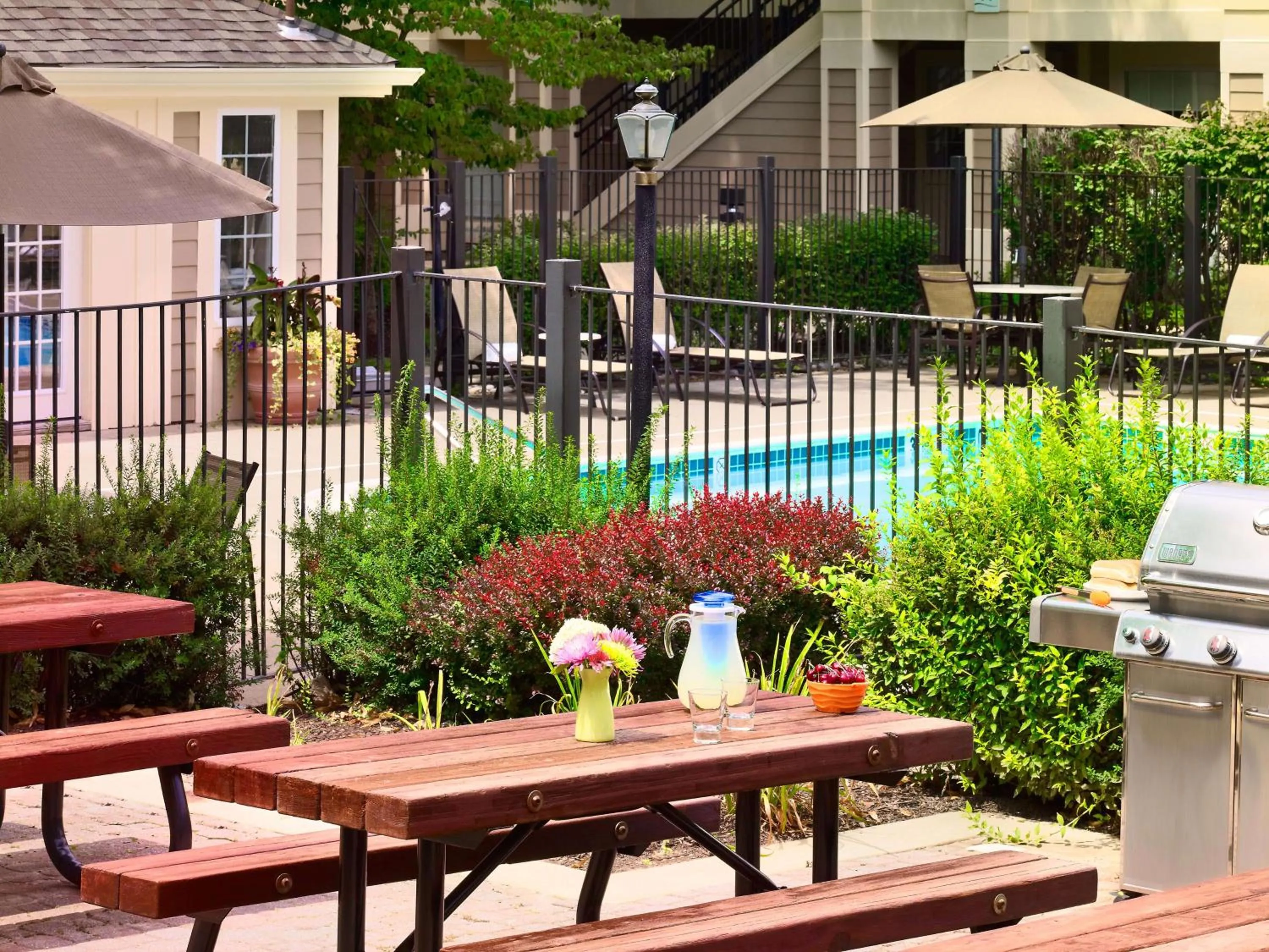 Property building in Sonesta ES Suites Somerset