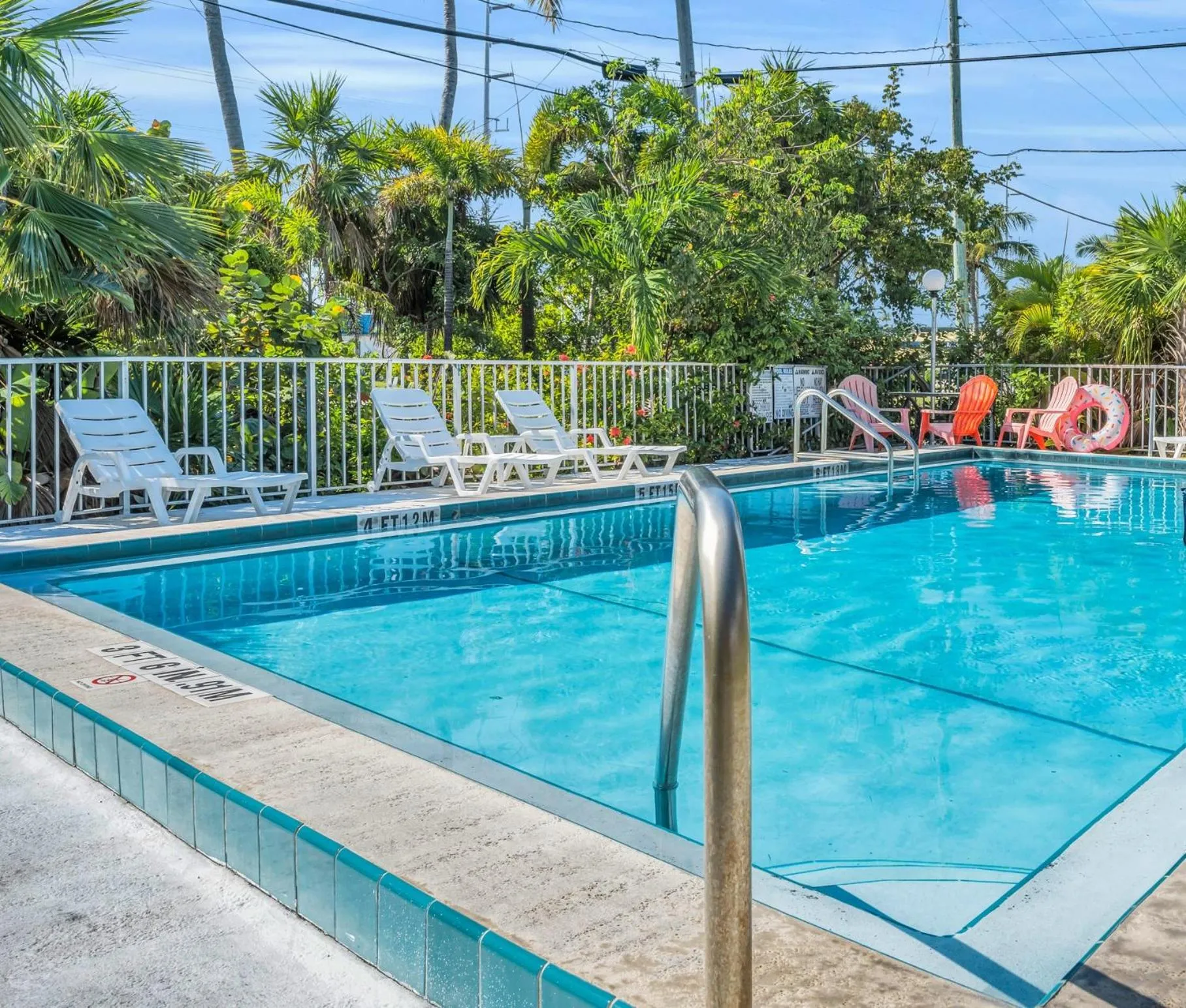 Pool view in Sea Dell Motel - Marathon