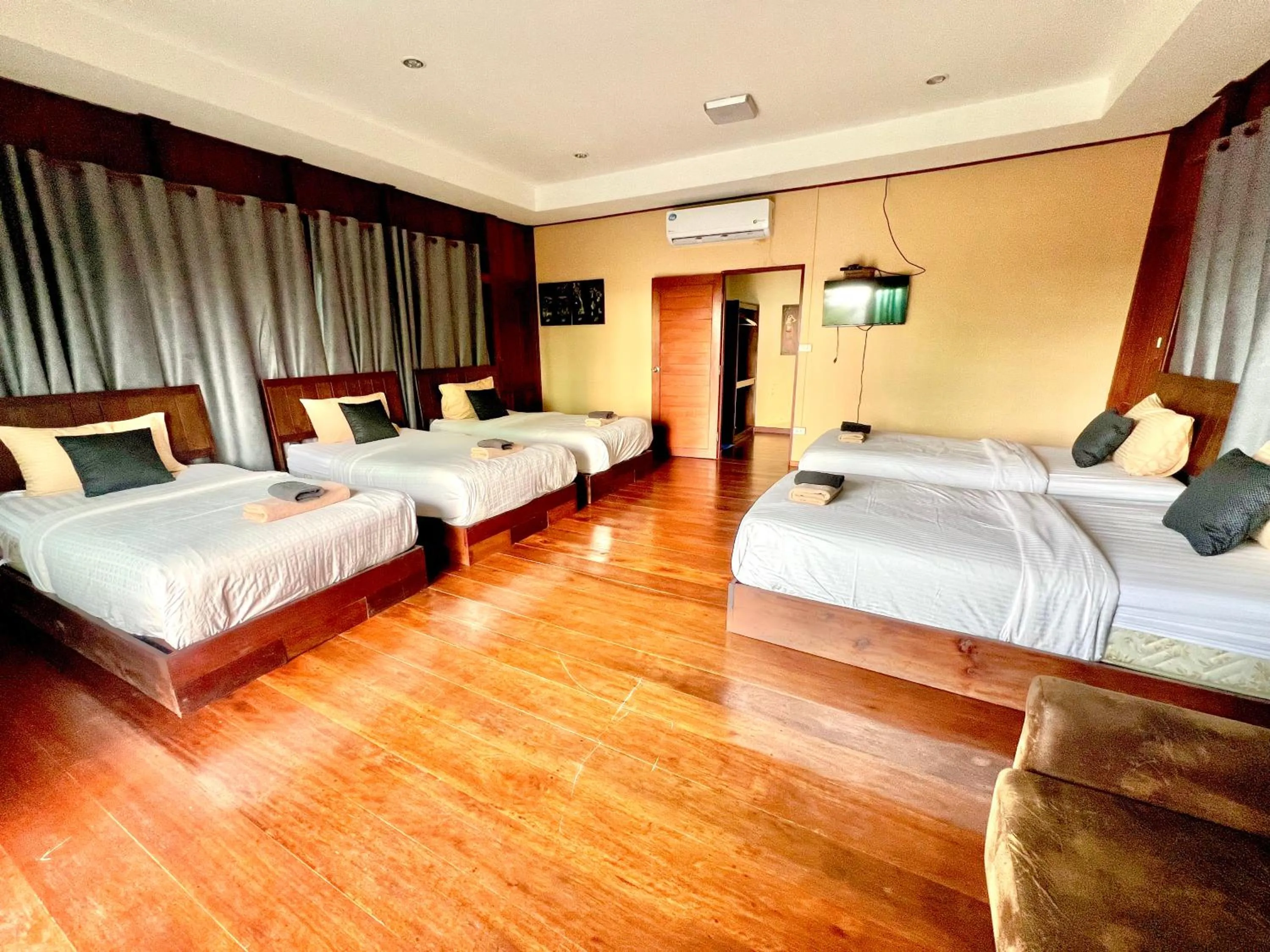 Bed in Maingern Maithong Resort