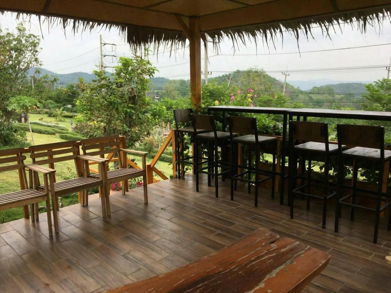 Restaurant/places to eat in Maingern Maithong Resort
