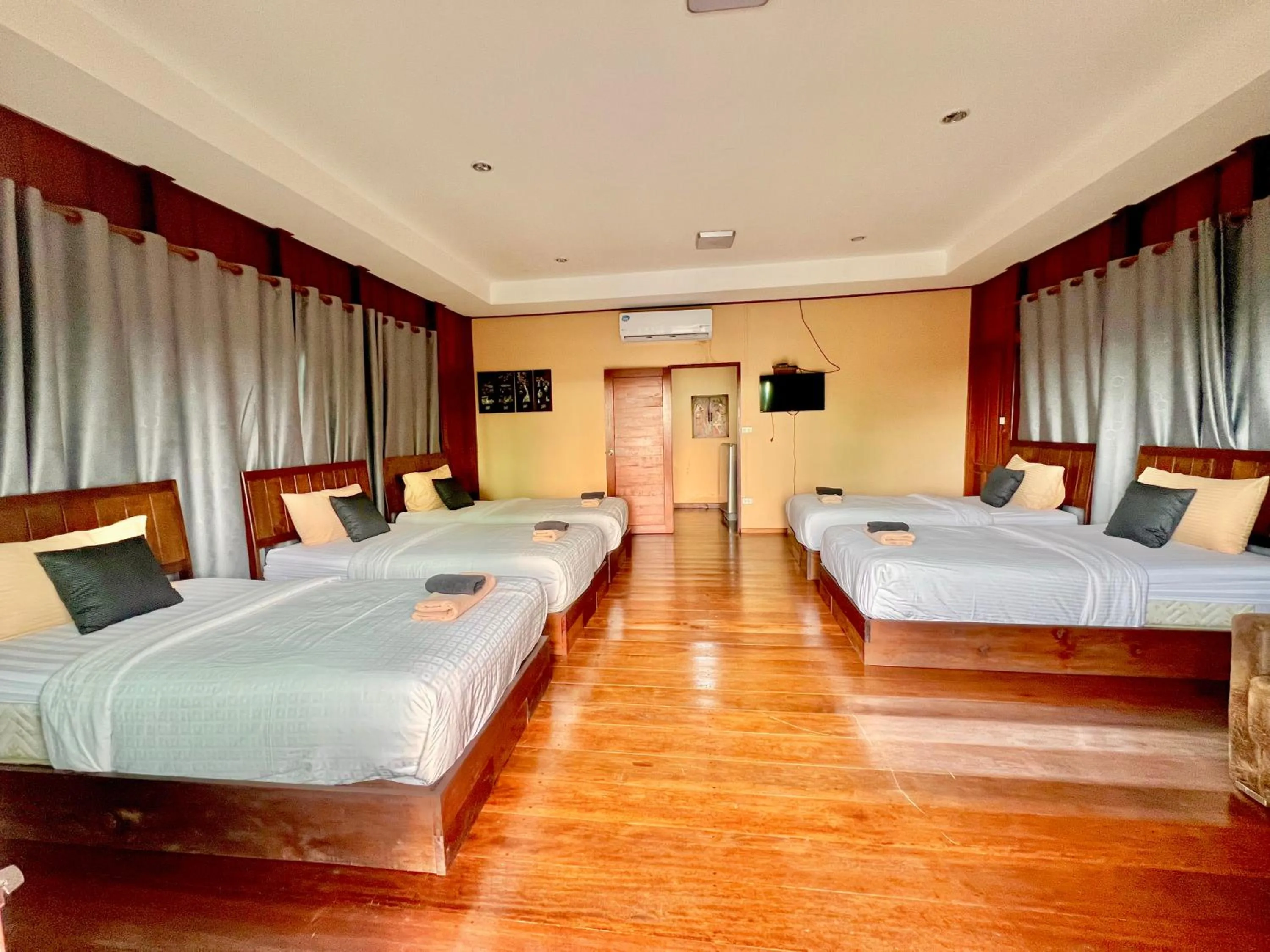 Bed in Maingern Maithong Resort