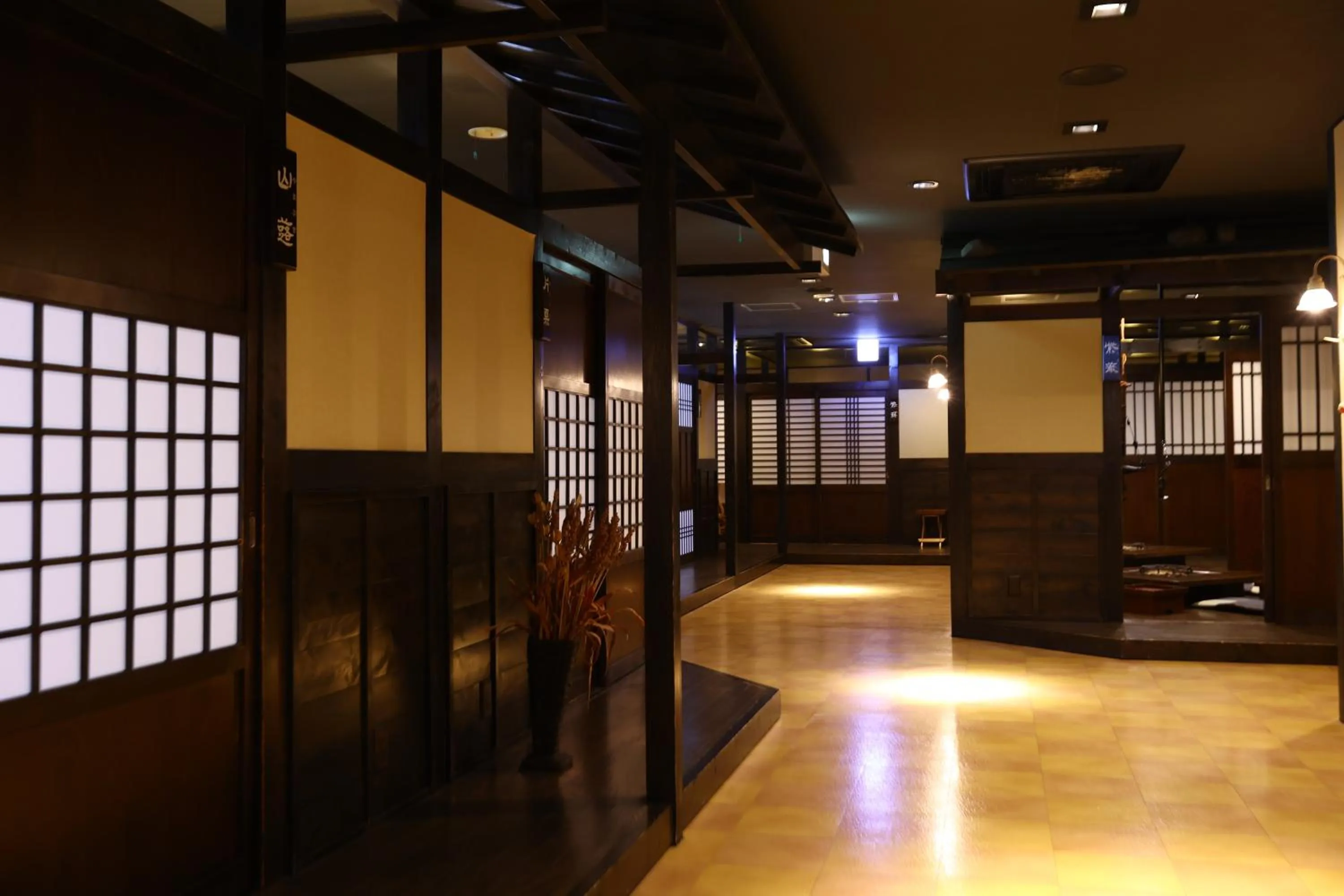 Restaurant/places to eat in Hotel Yamabuki