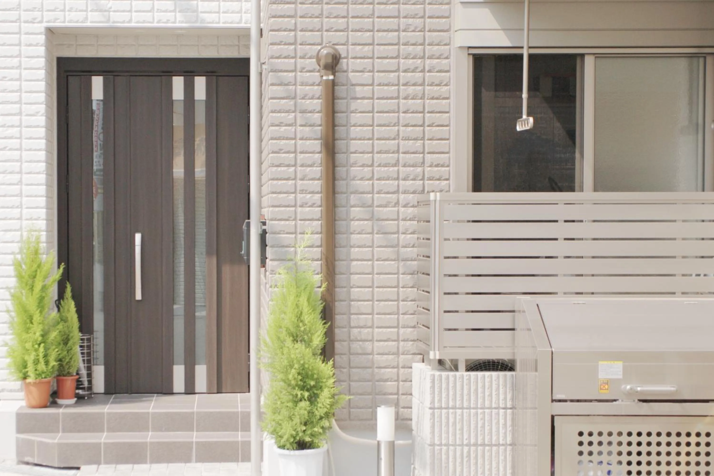 Facade/entrance in Poly Hostel Osaka