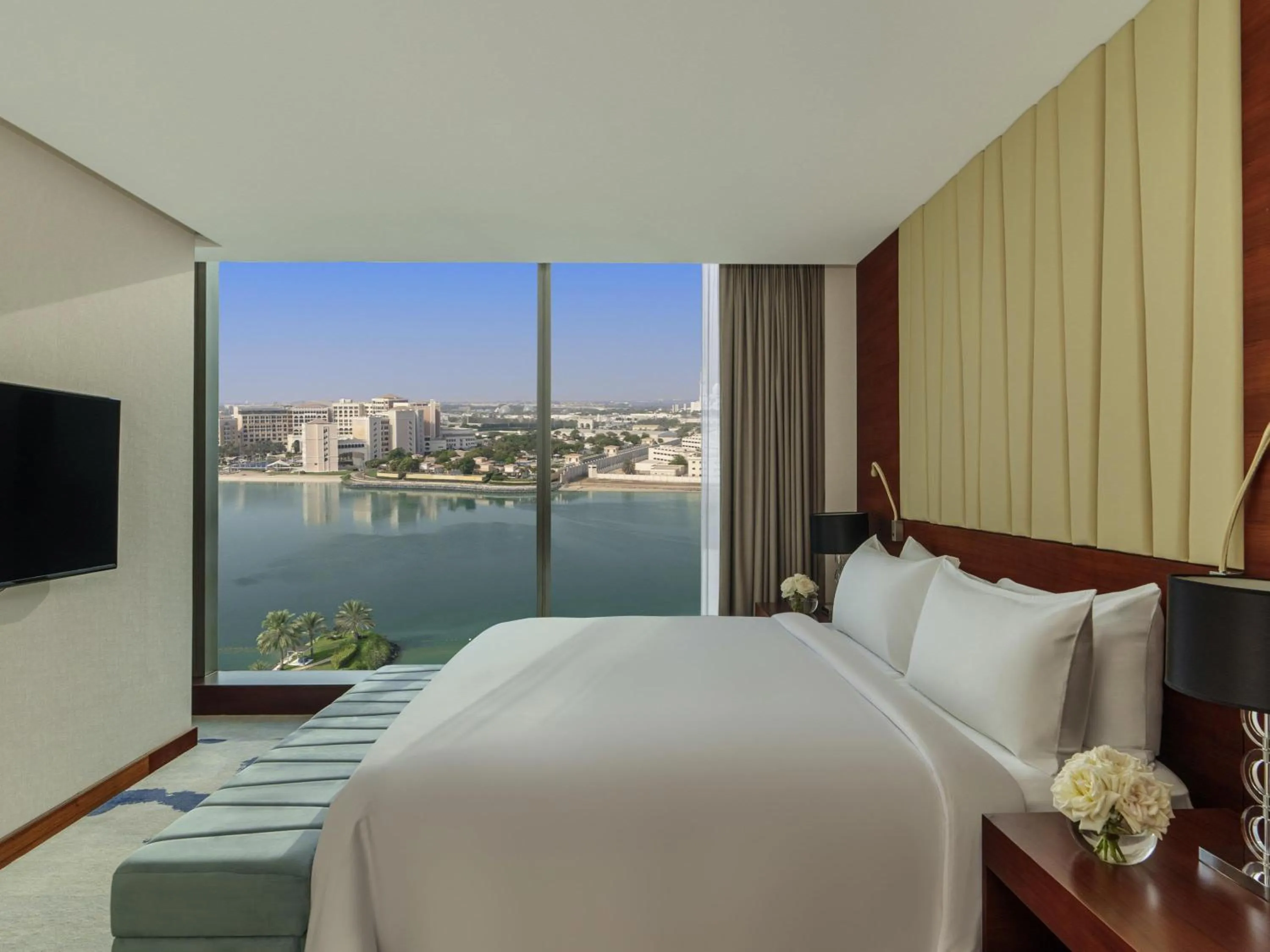 Bedroom, Bed in Fairmont Bab Al Bahr