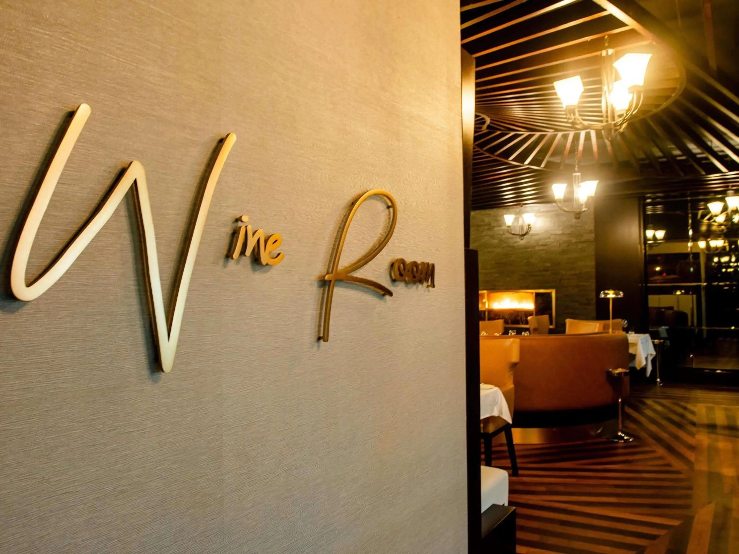 Restaurant/places to eat in Fairmont Bab Al Bahr