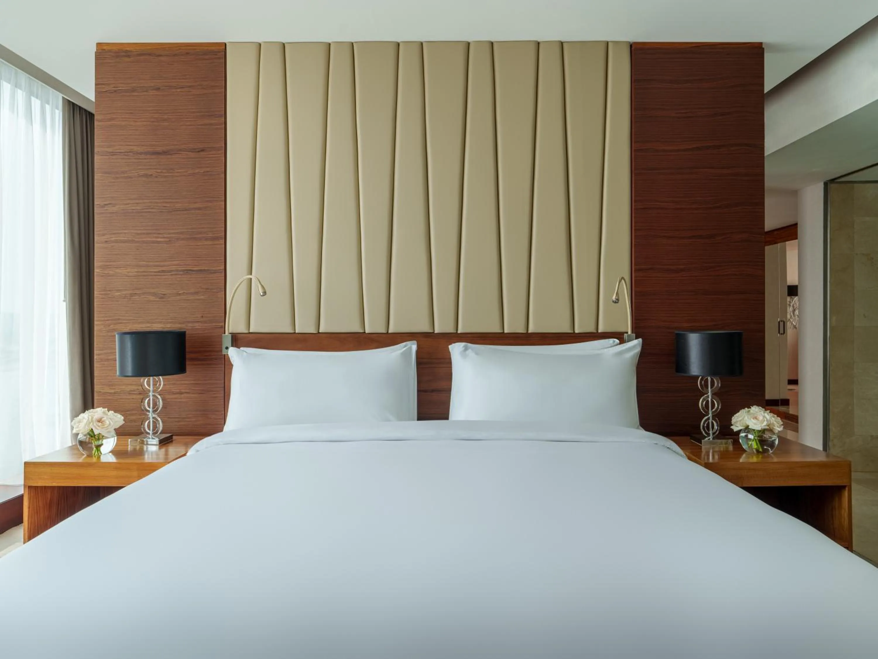 Bed in Fairmont Bab Al Bahr