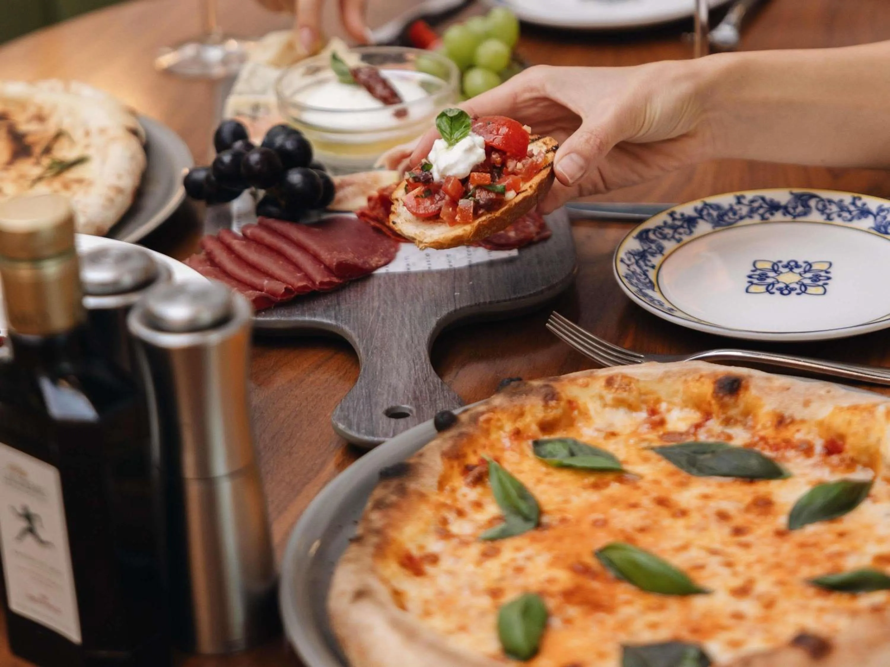 Restaurant/places to eat in Fairmont Bab Al Bahr