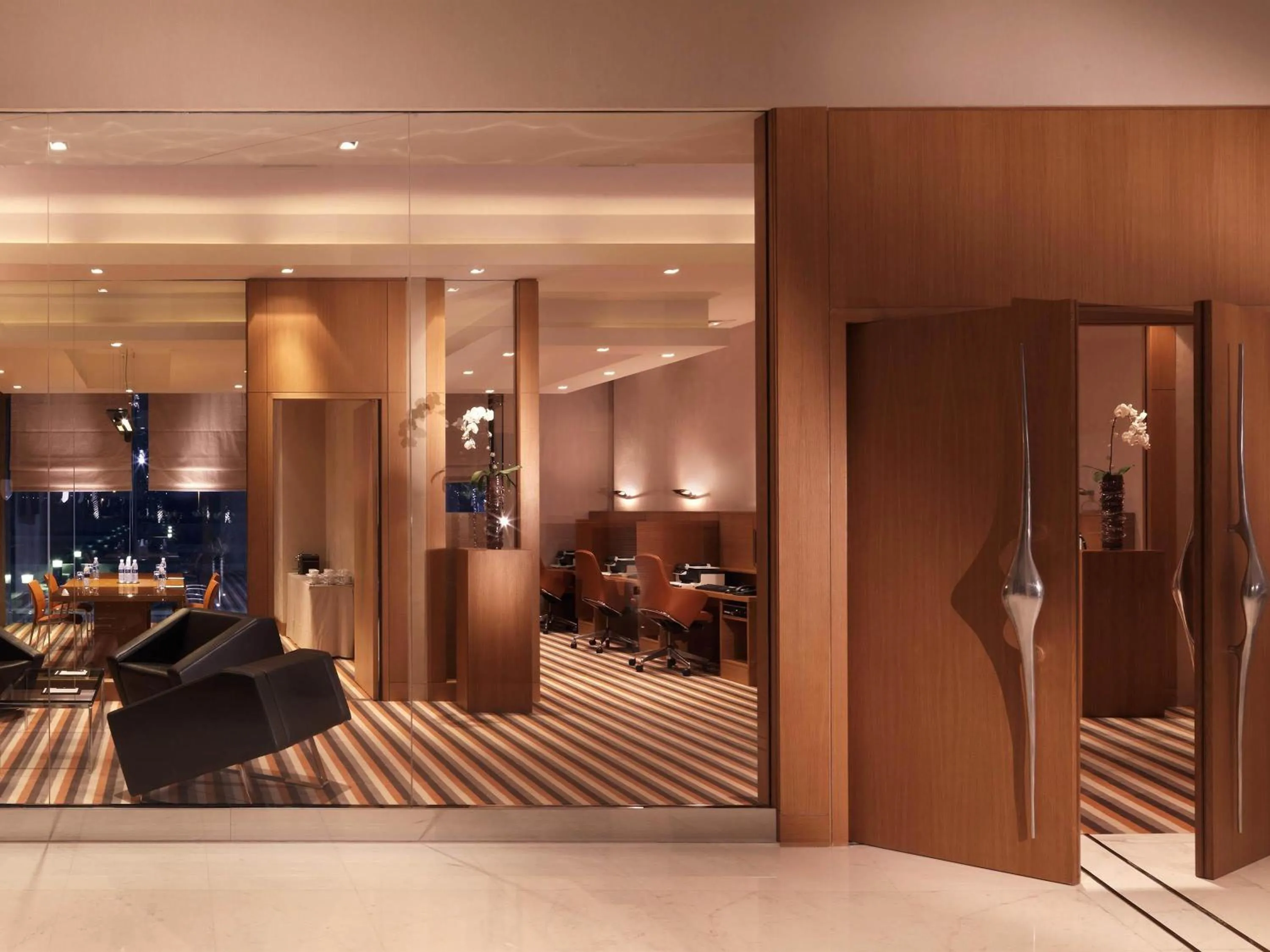 Business facilities in Fairmont Bab Al Bahr