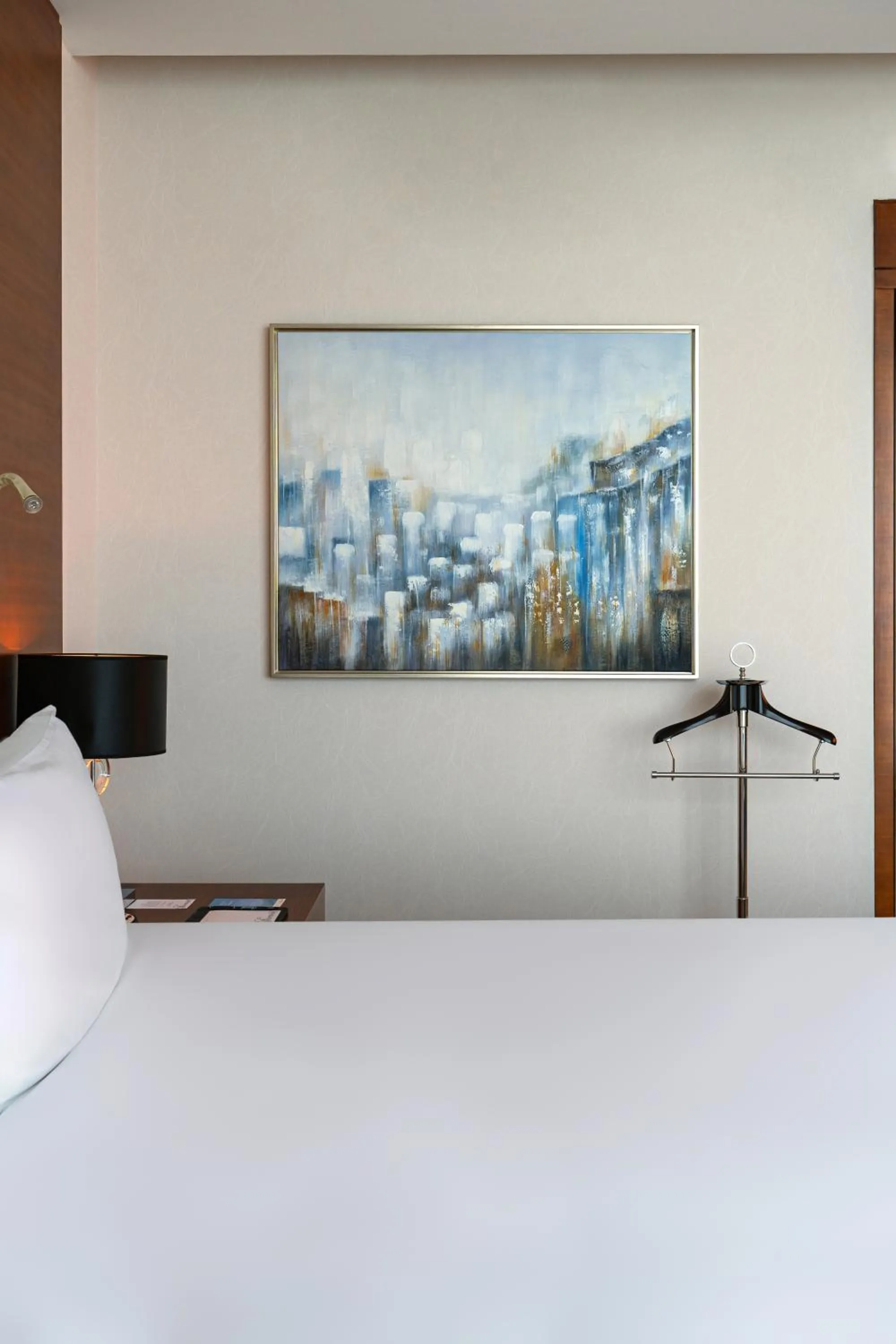 Bed in Fairmont Bab Al Bahr