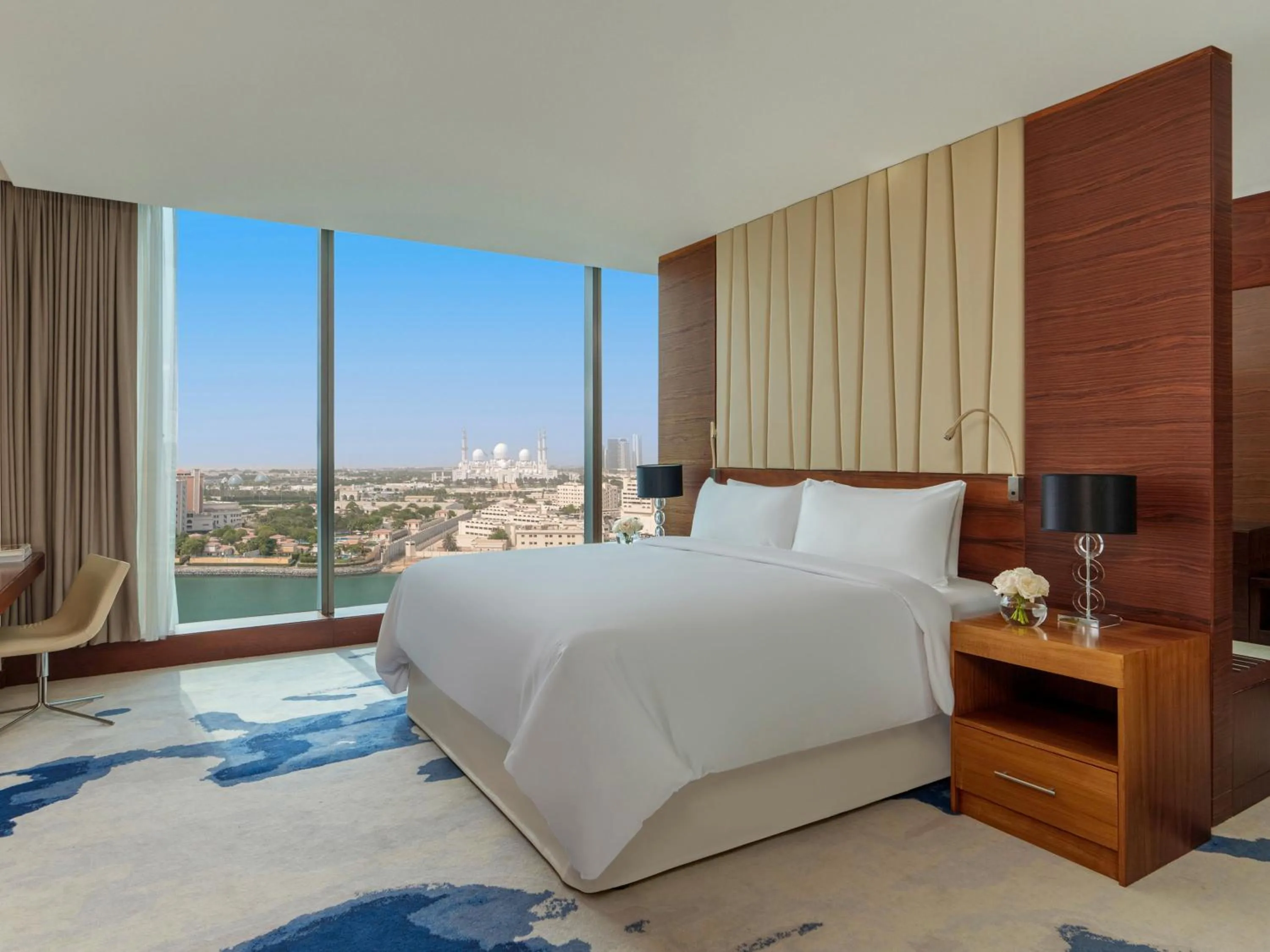 View (from property/room), Bed in Fairmont Bab Al Bahr