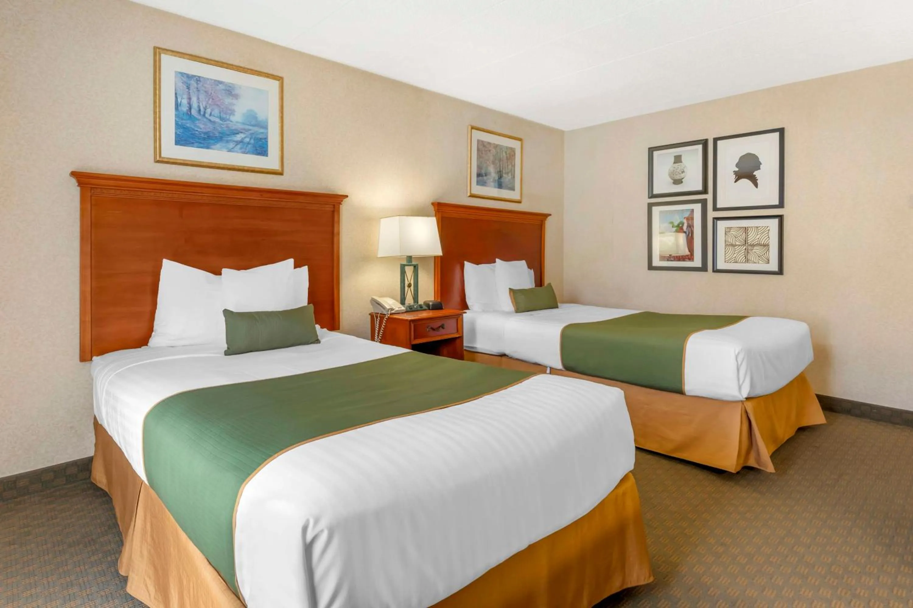 Bedroom, Bed in Best Western Capital Beltway Washington DC