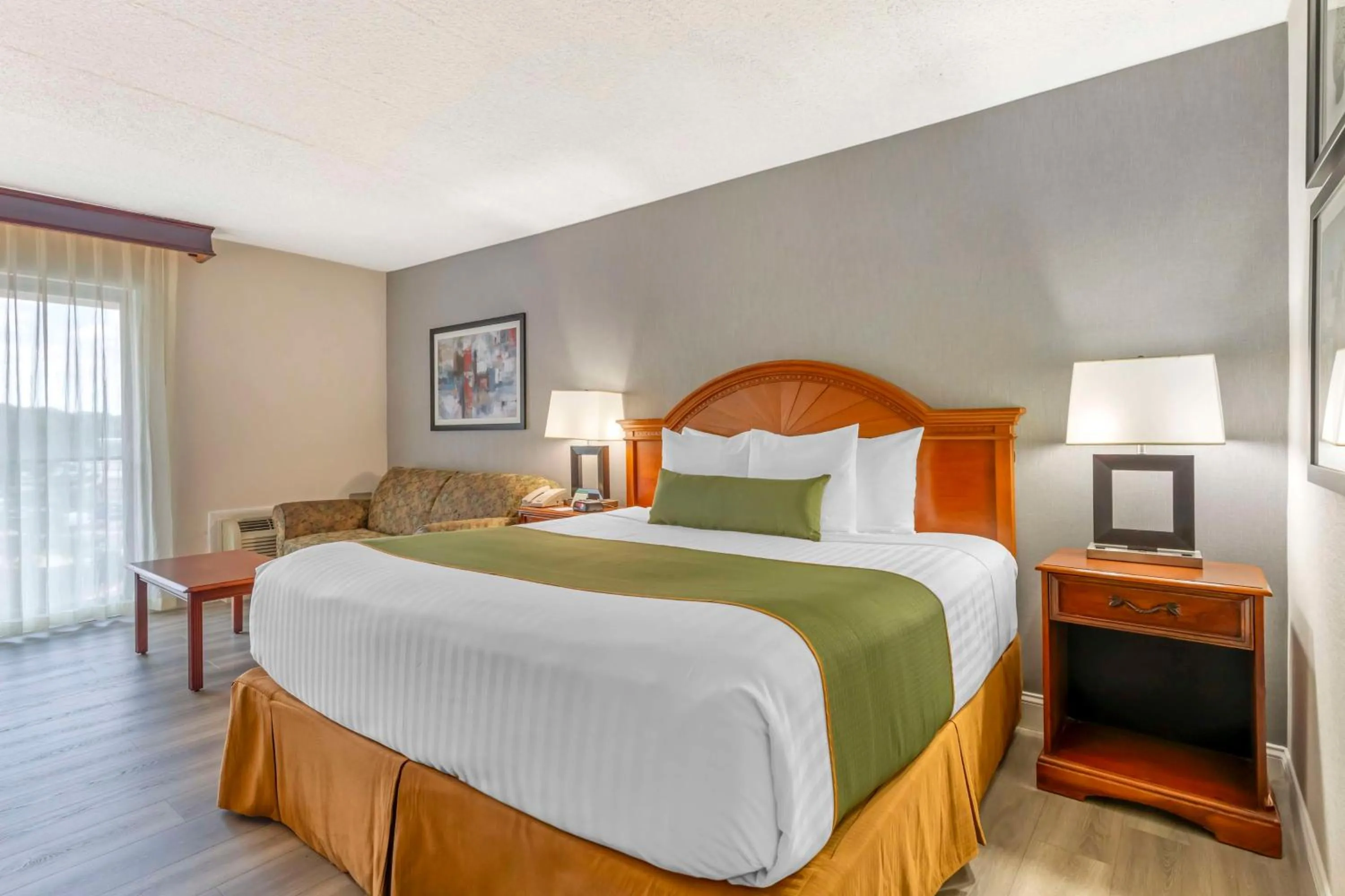 Bedroom, Bed in Best Western Capital Beltway Washington DC