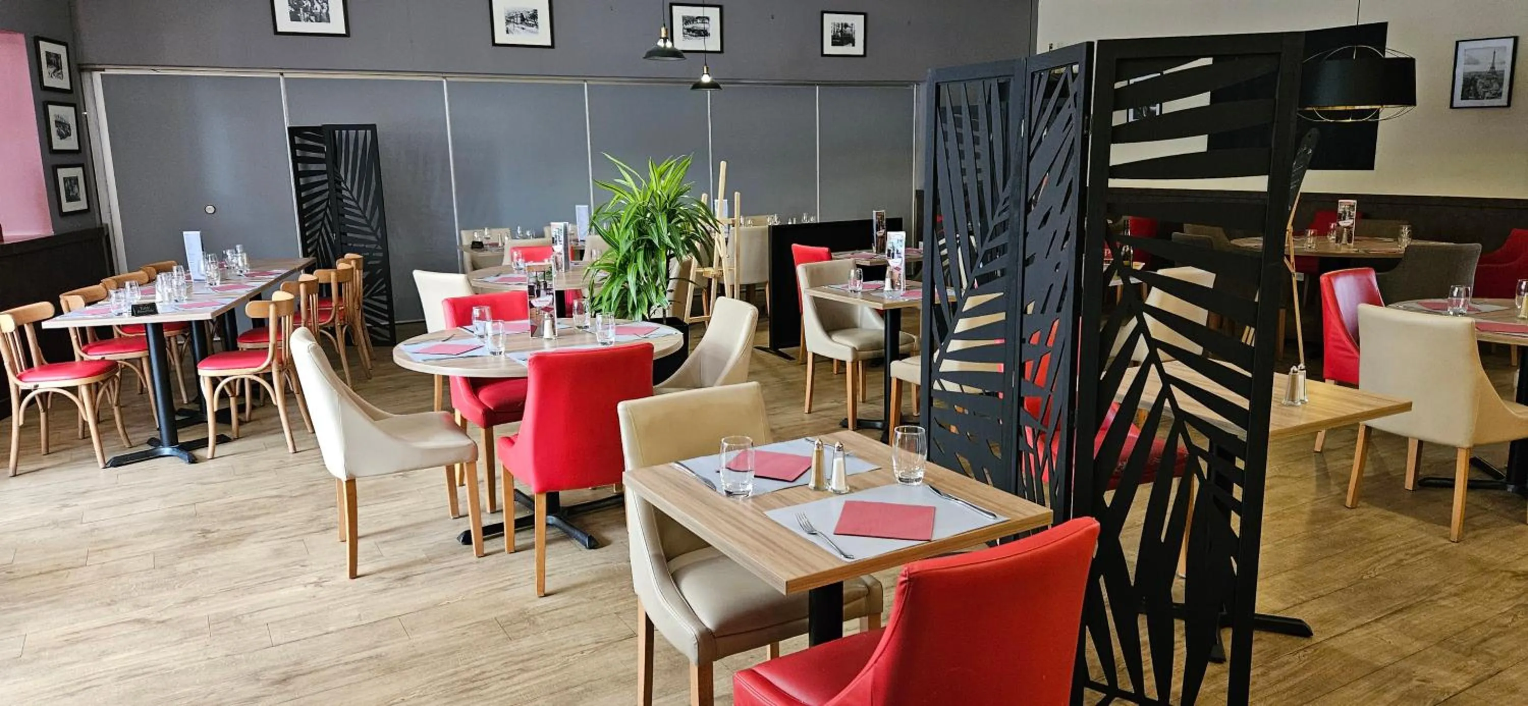 Restaurant/places to eat in Hotel Le Circuit Le Mans