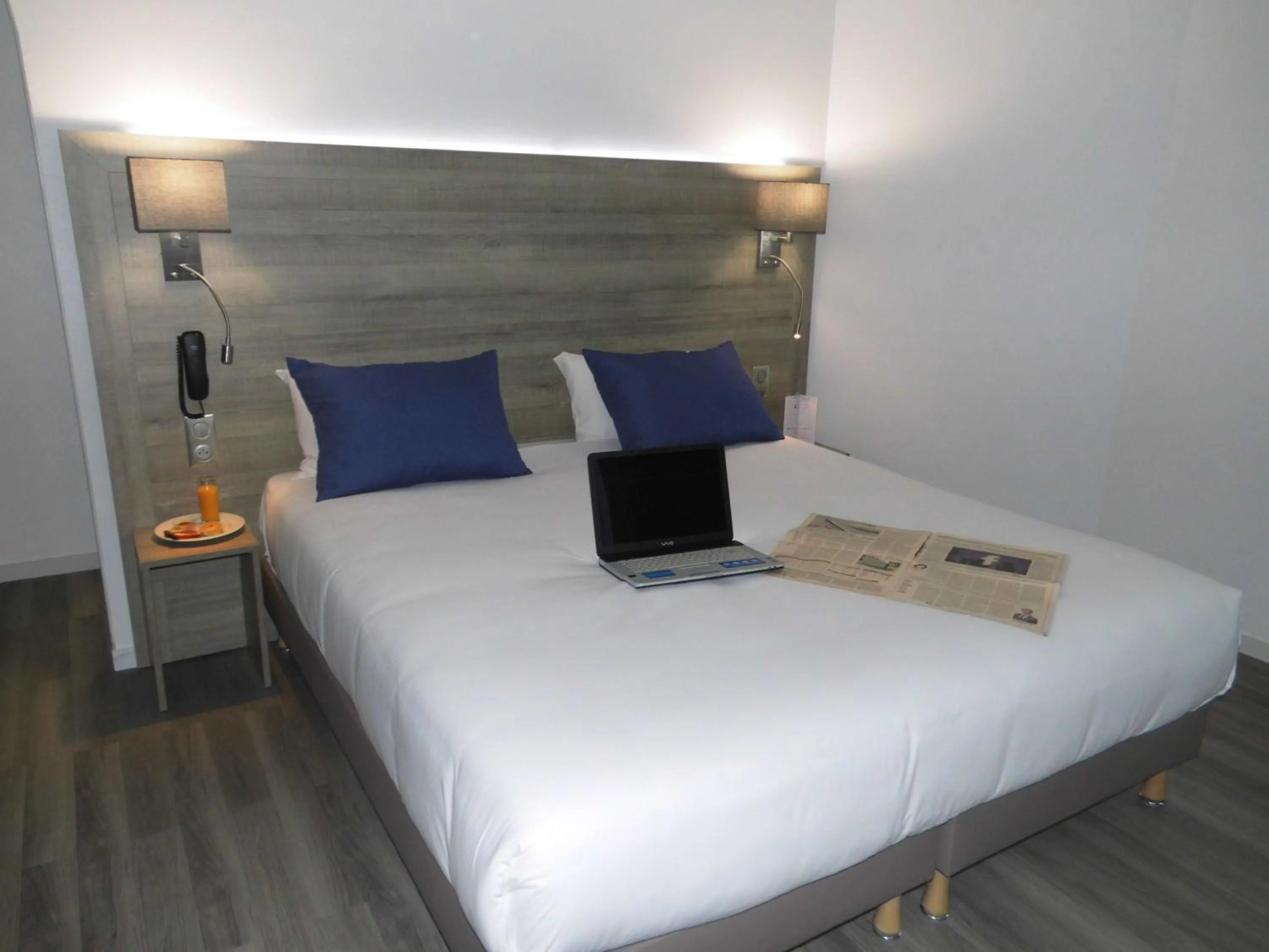 Photo of the whole room, Bed in Hotel Le Circuit Le Mans