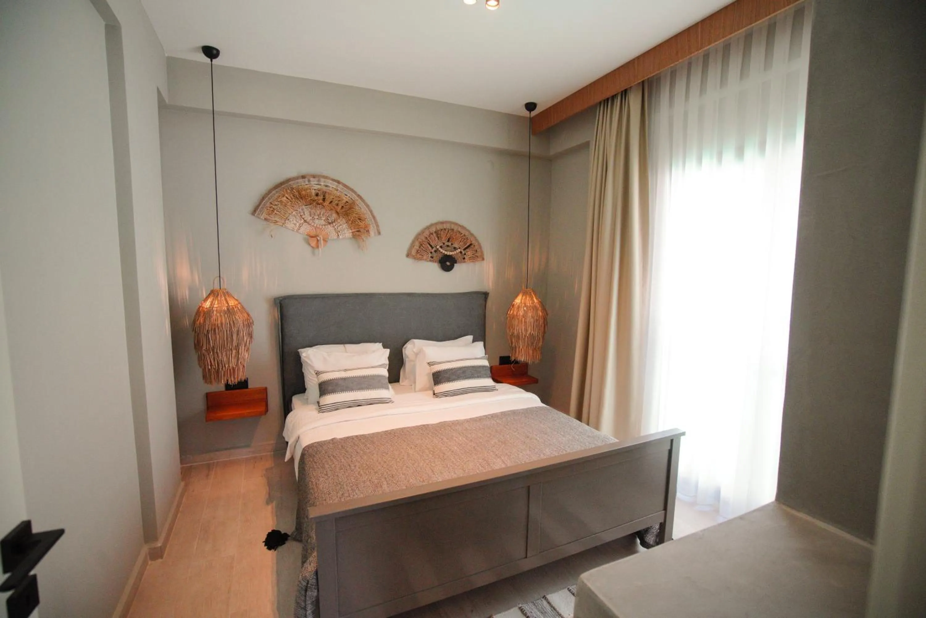 Bedroom, Bed in Alp Suites Mandalin