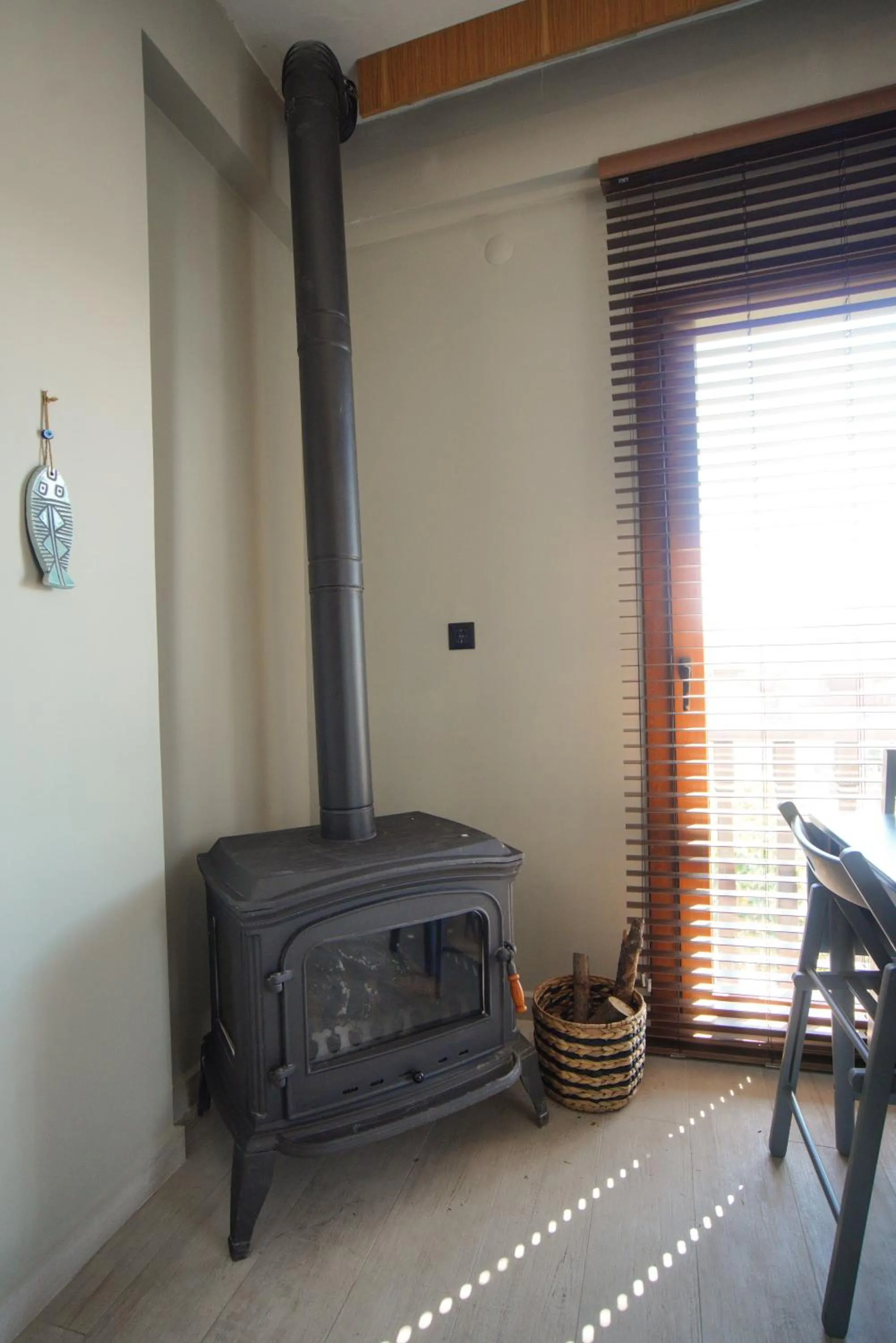 flat iron in Alp Suites Mandalin