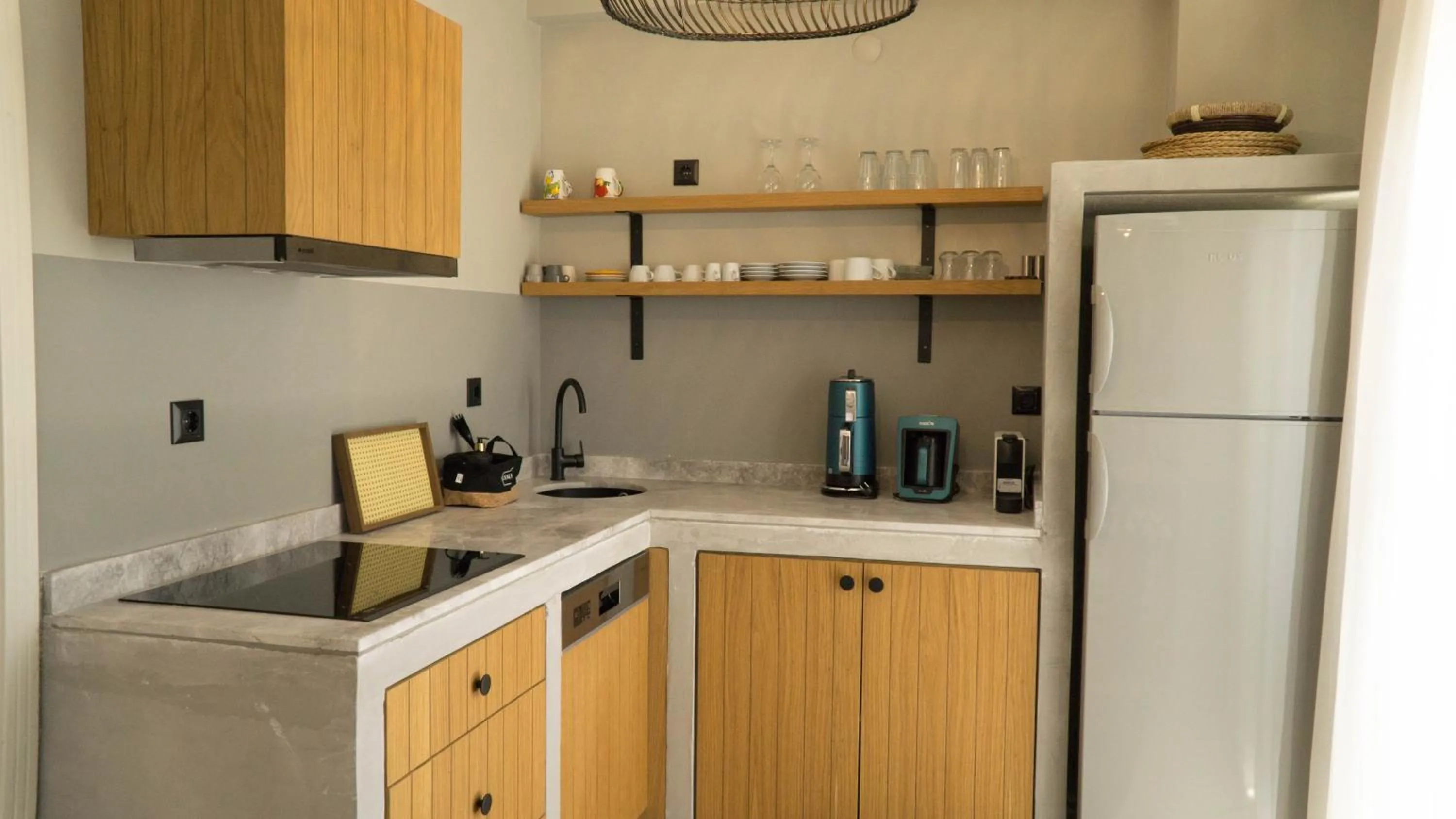 kitchen in Alp Suites Mandalin