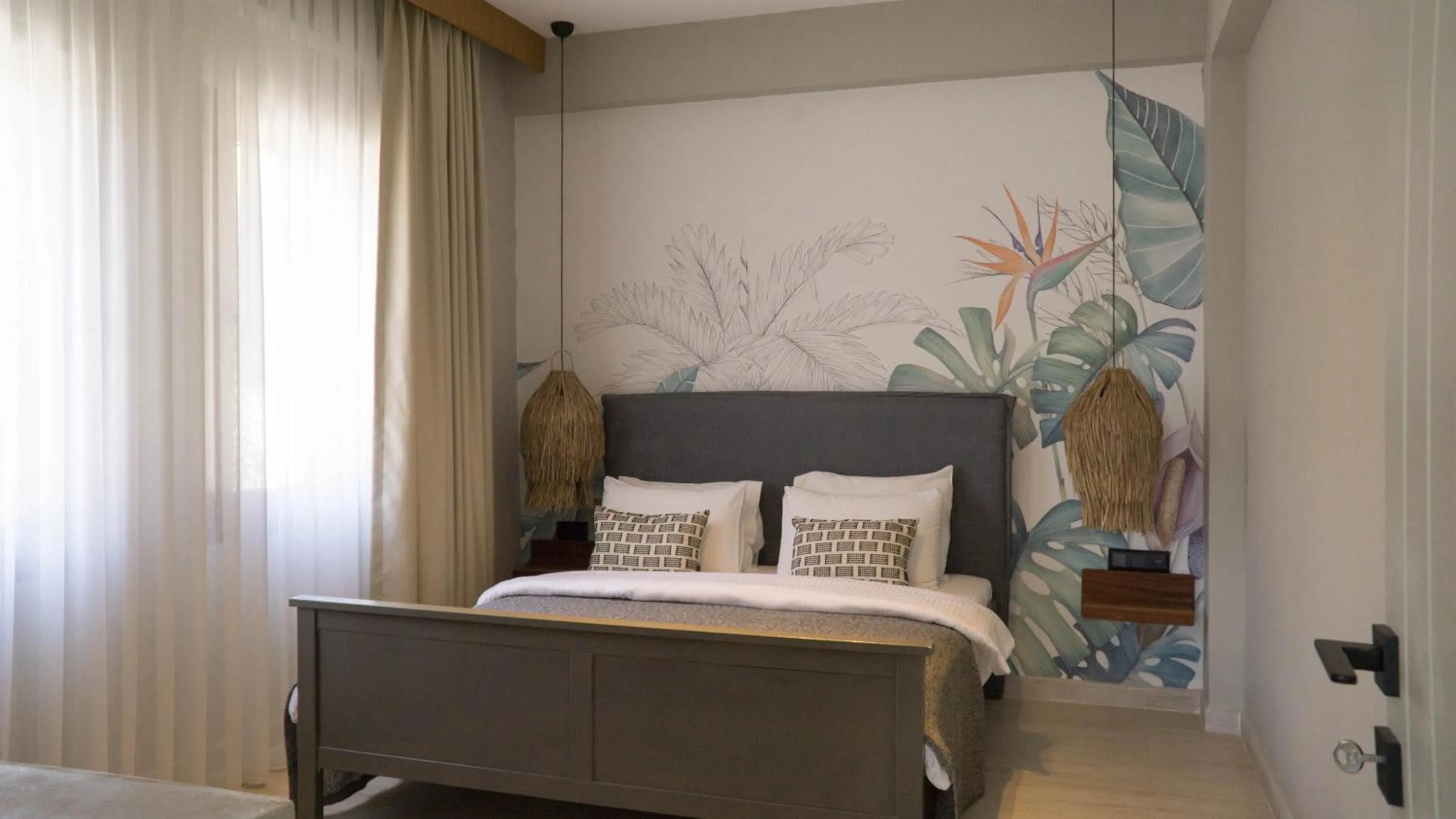 Bedroom, Bed in Alp Suites Mandalin