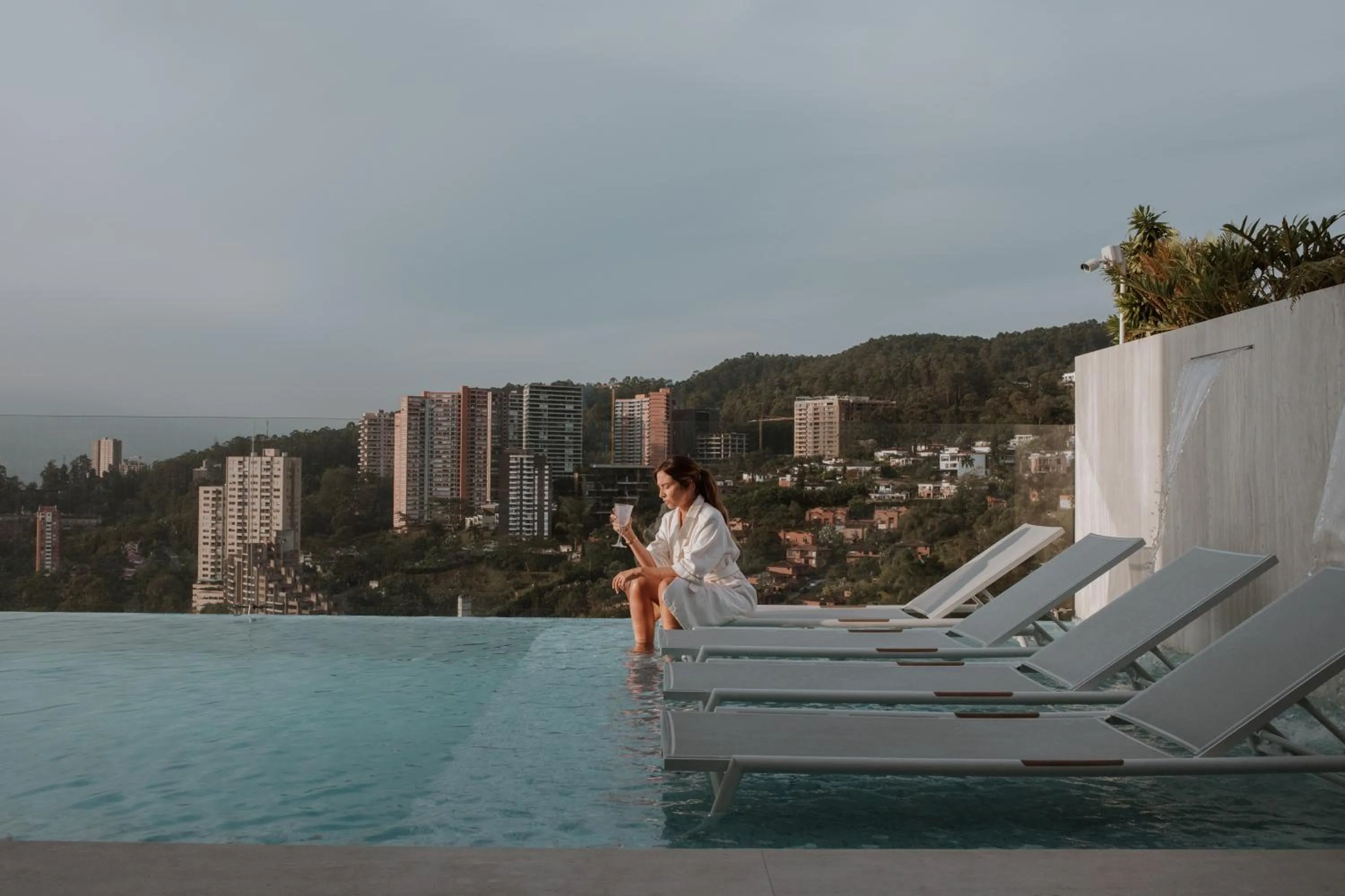Swimming pool in Binn Hotel