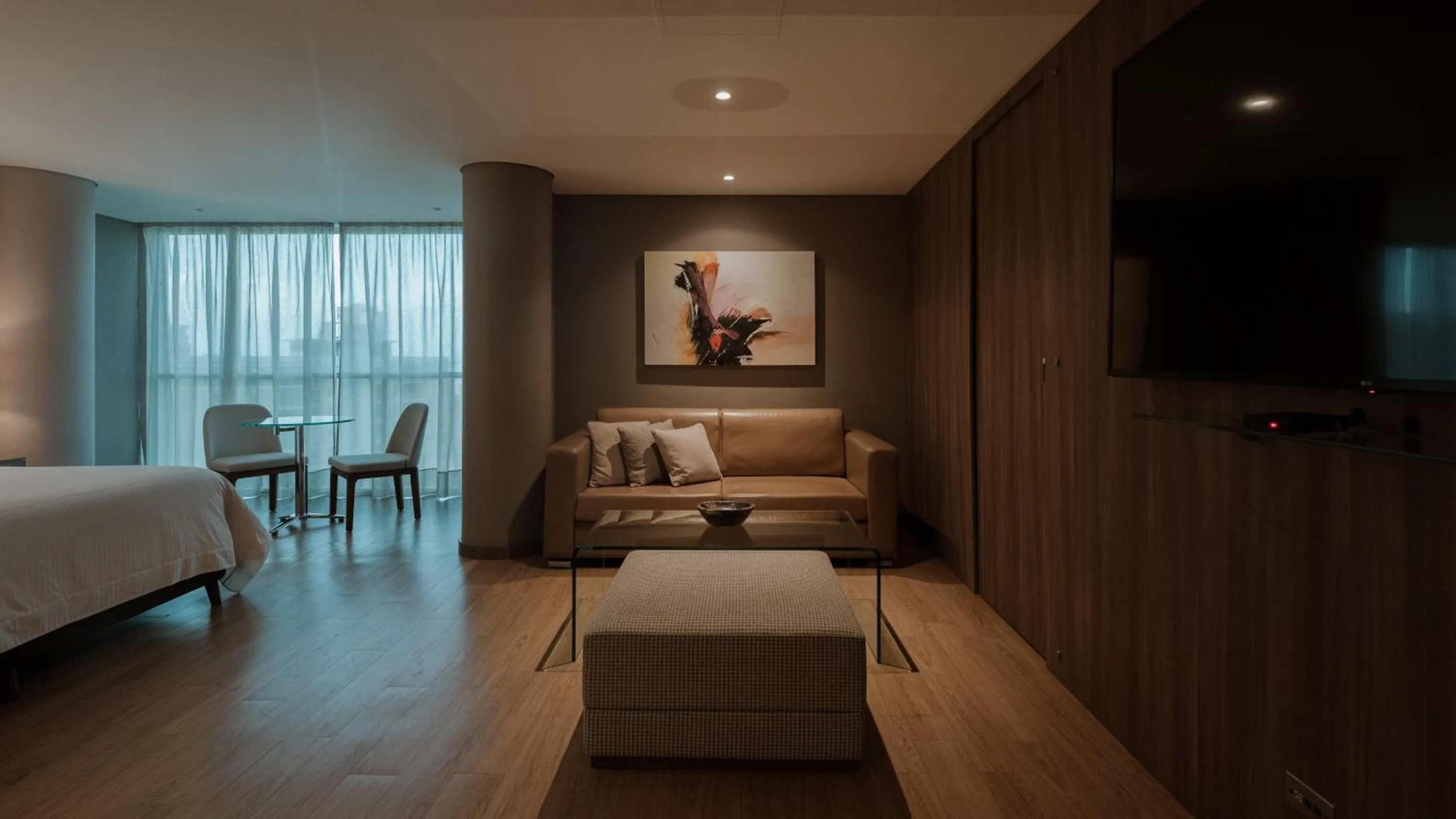 Photo of the whole room, Bed in Binn Hotel