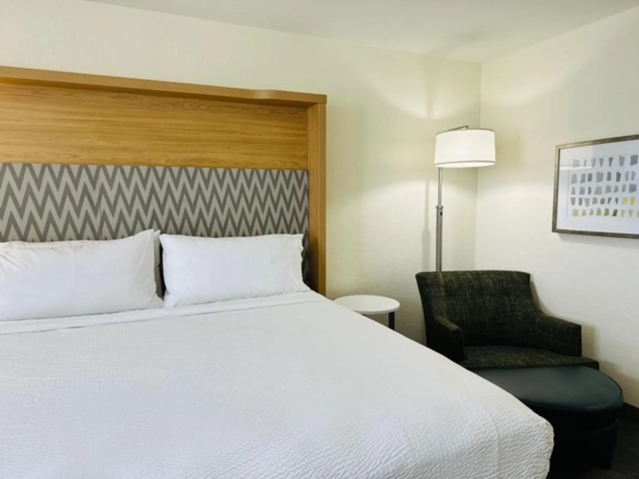 Photo of the whole room, Bed in Holiday Inn Miami International Airport by IHG