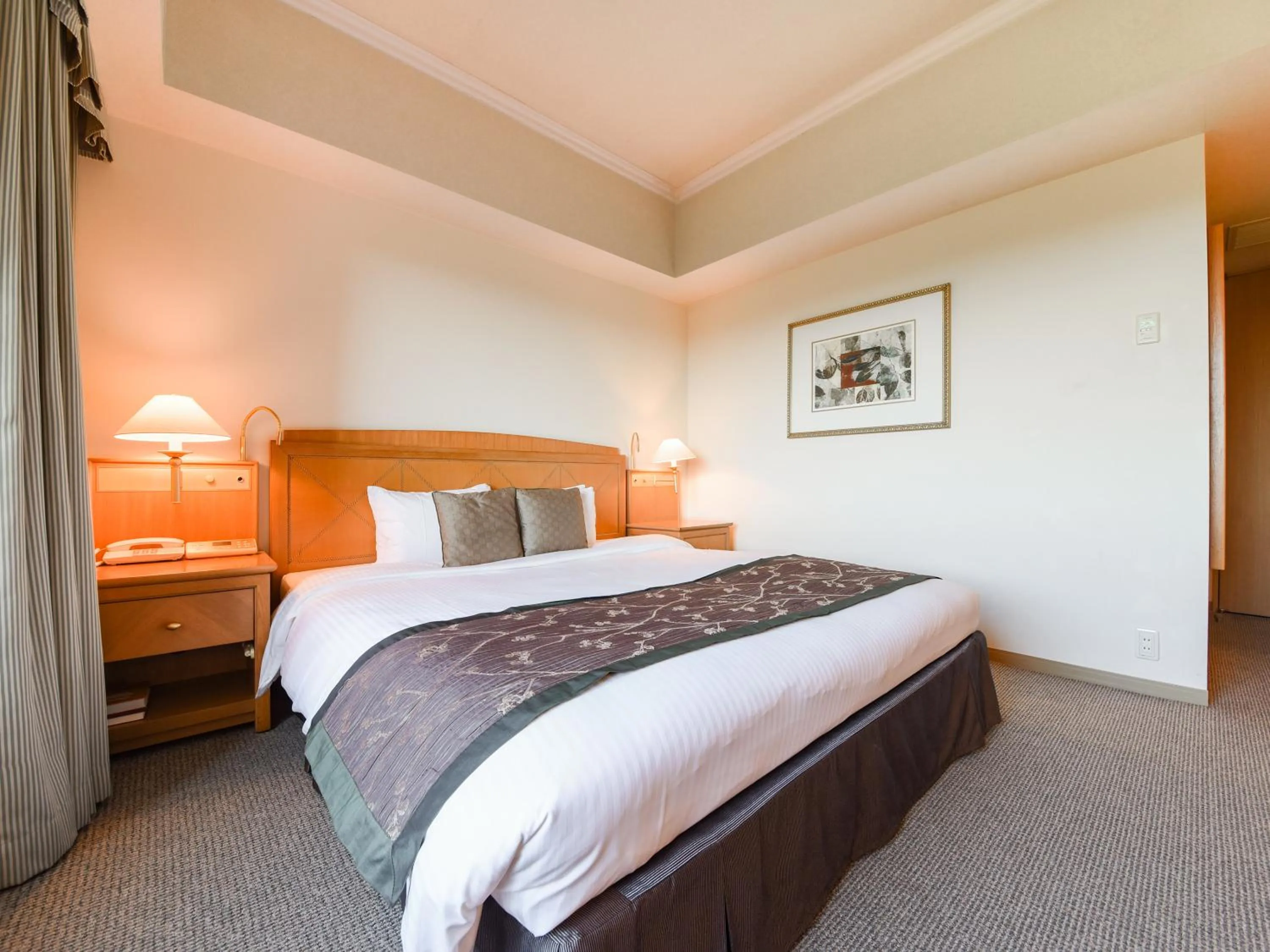 Bed in Forest Inn Showakan (Okura Hotels & Resorts)