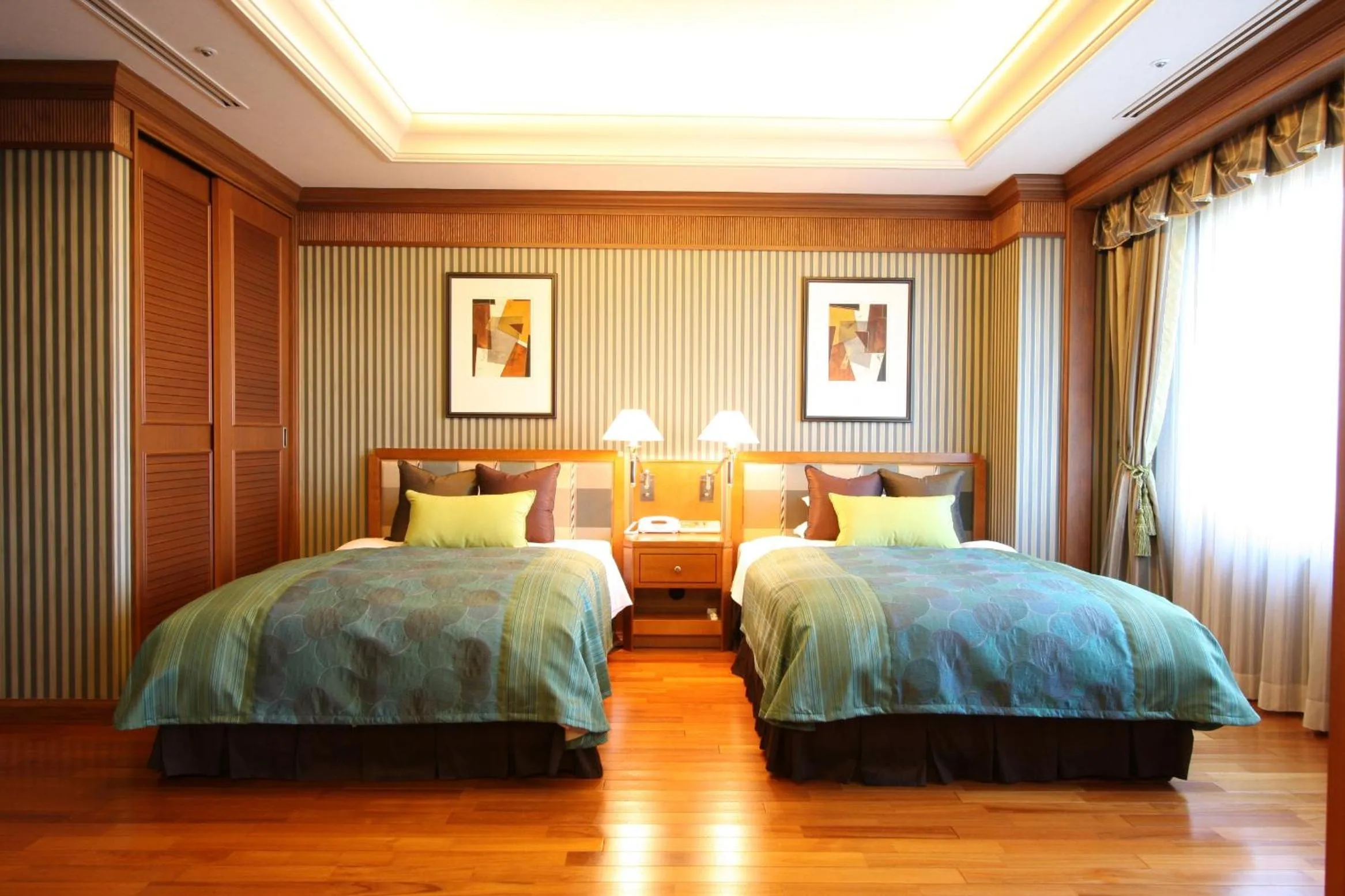 Bed in Forest Inn Showakan (Okura Hotels & Resorts)