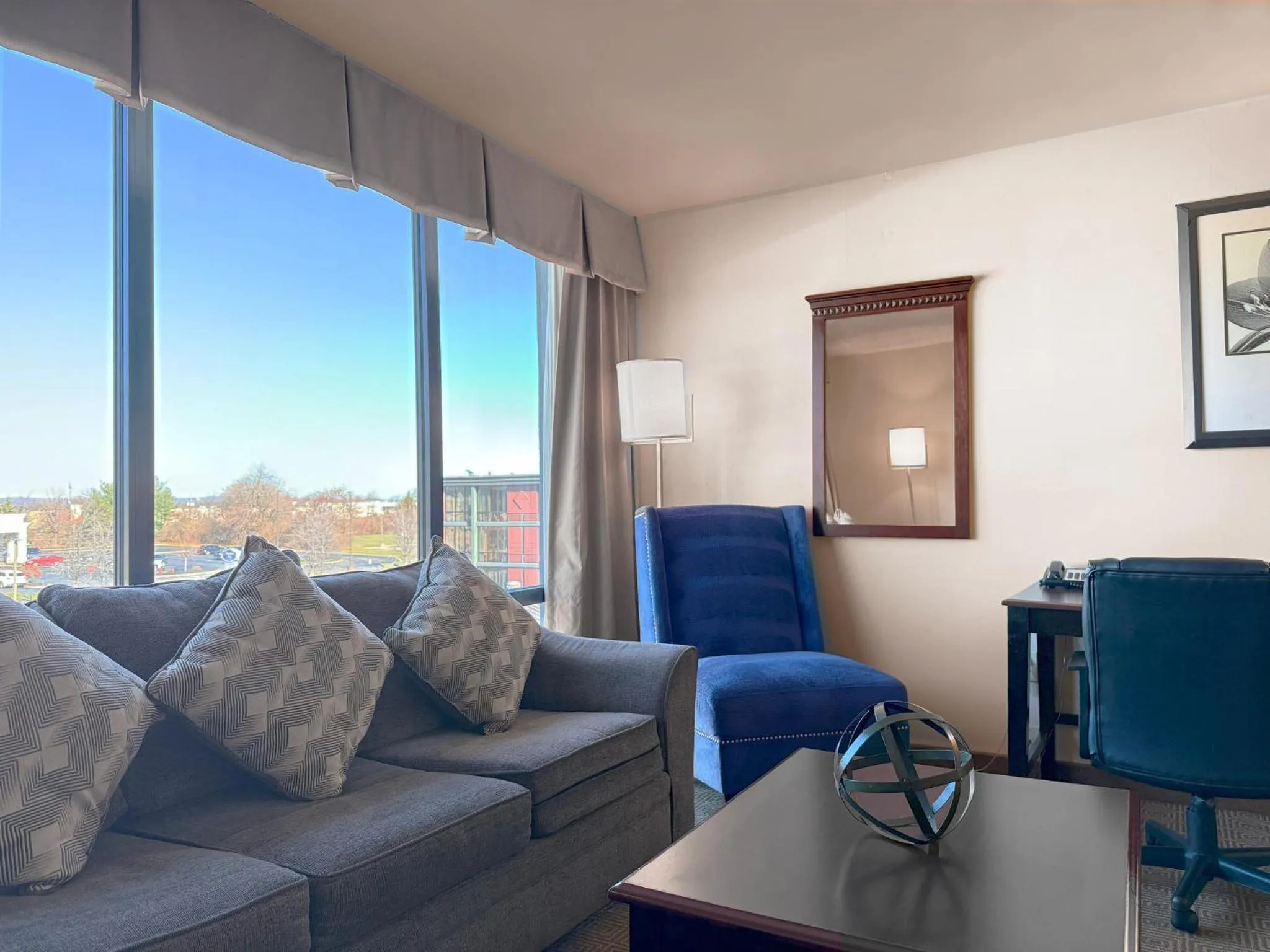 Photo of the whole room in Holiday Inn South Plainfield-Piscataway by IHG