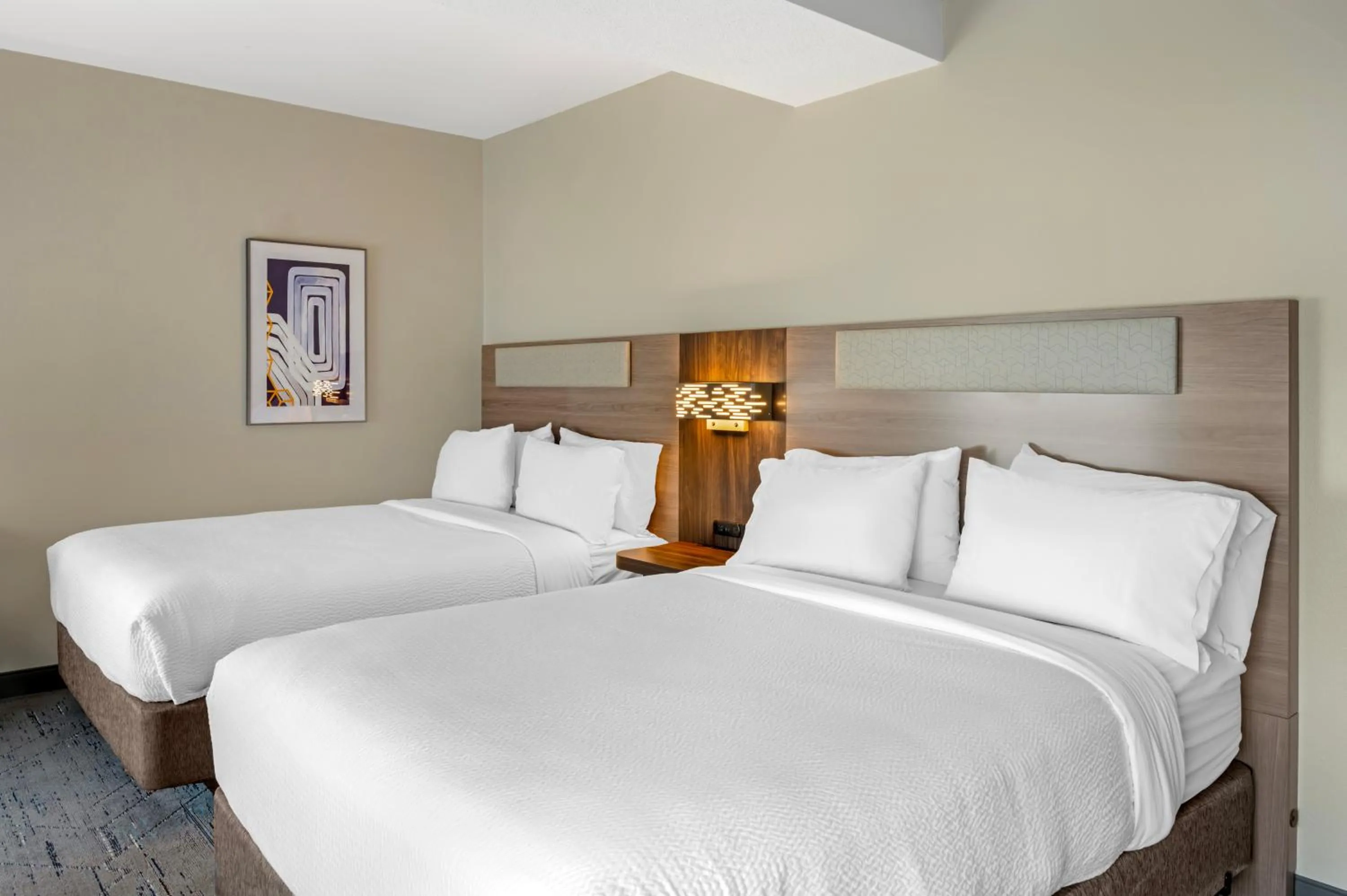 Bed in Holiday Inn Express & Suites Indianapolis - East by IHG