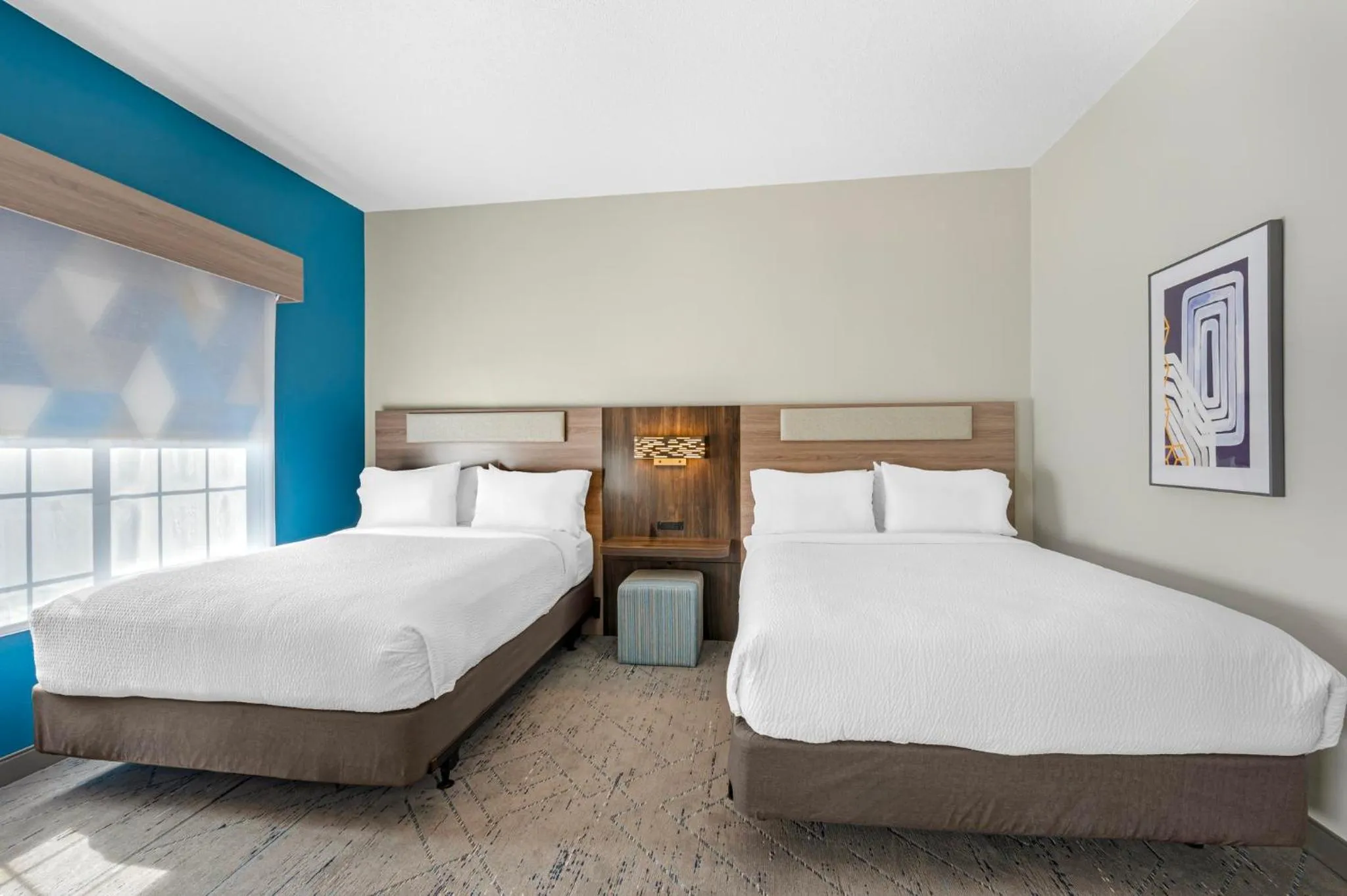 Photo of the whole room, Bed in Holiday Inn Express & Suites Indianapolis - East by IHG