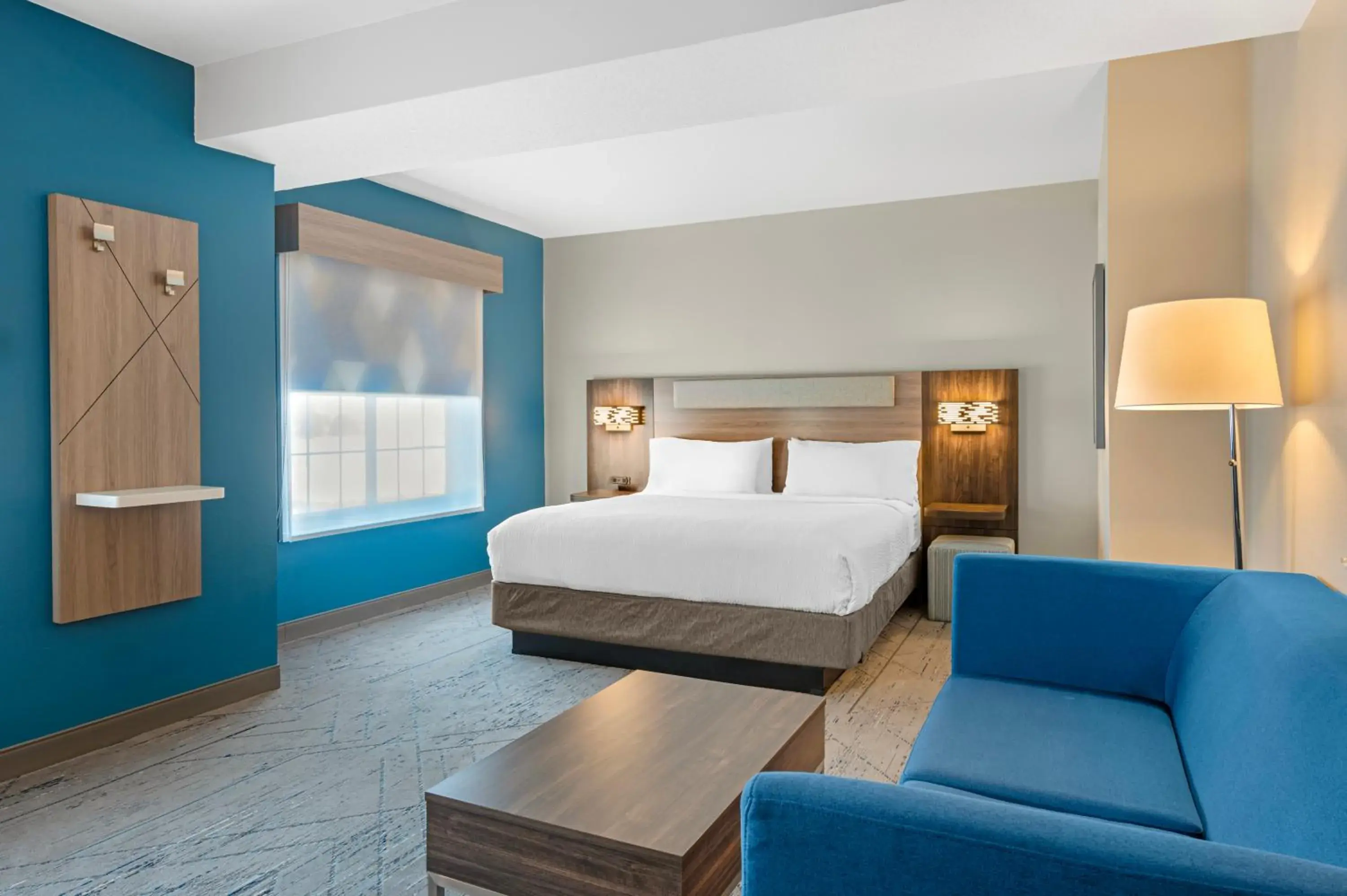 Standard King Room with Sofa Bed in Holiday Inn Express & Suites Indianapolis - East by IHG Standard King Room with Sofa Bed in Holiday Inn Express & Suites Indianapolis - East by IHG