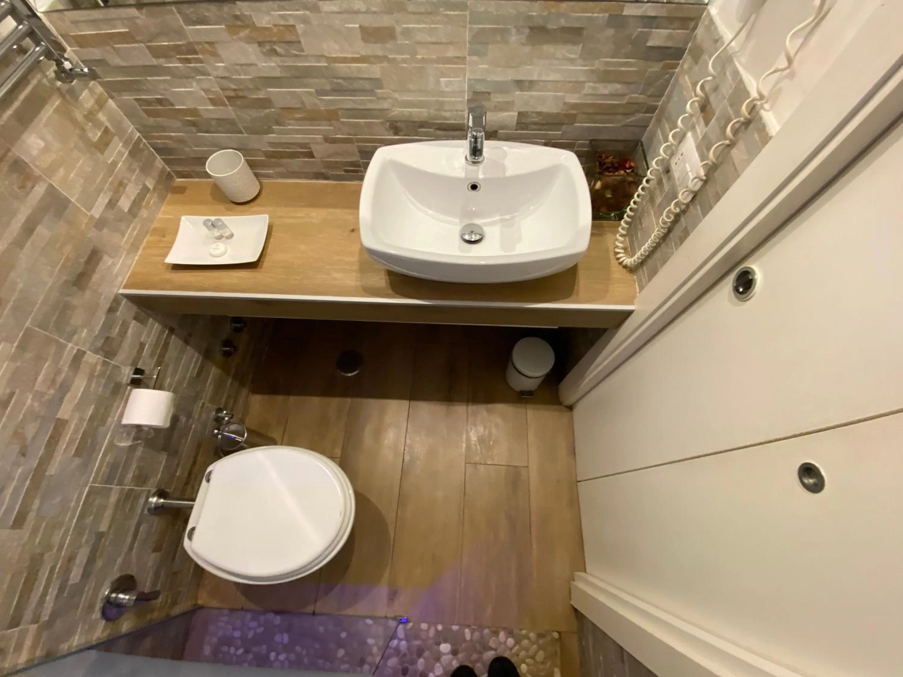 Bathroom in Art Atelier Accomodation Guest House