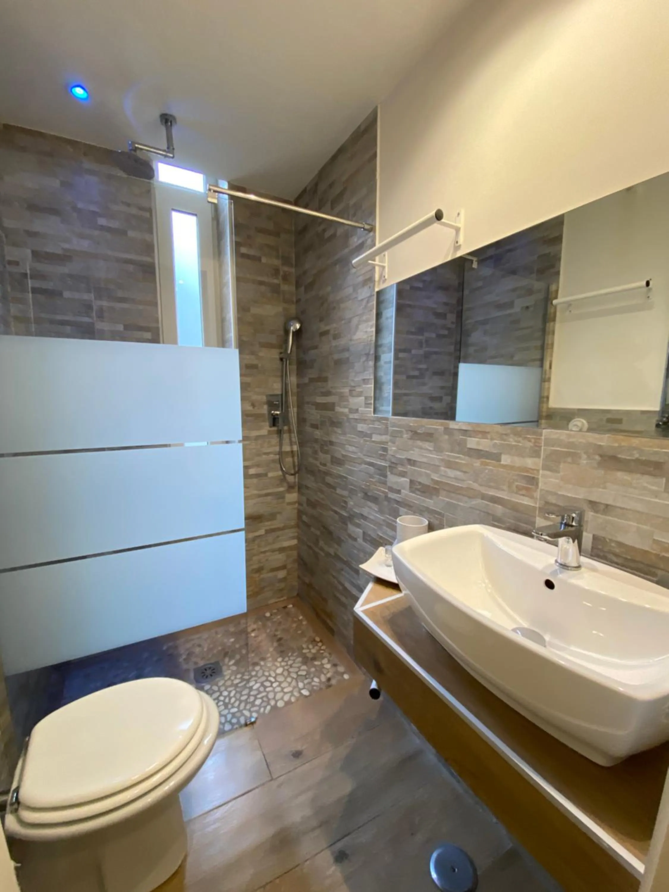 Bathroom in Art Atelier Accomodation Guest House