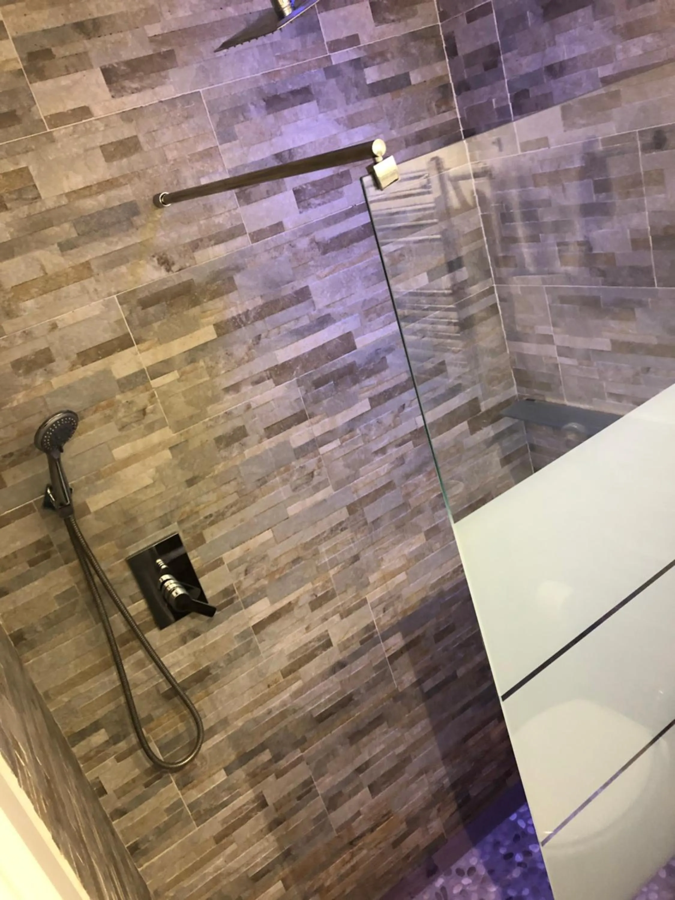 Bathroom in Art Atelier Accomodation Guest House