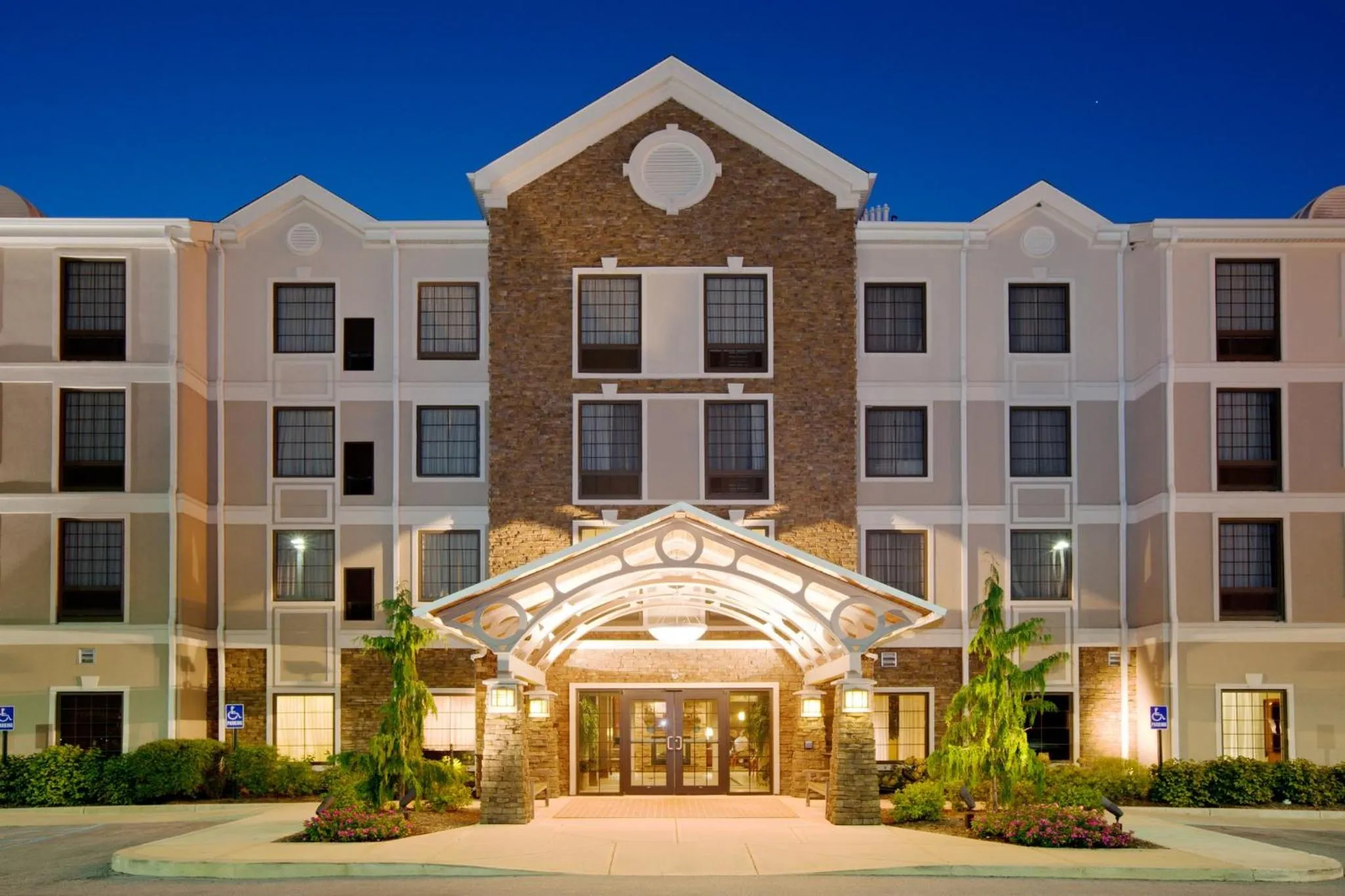 Property building in Staybridge Suites Indianapolis-Airport by IHG