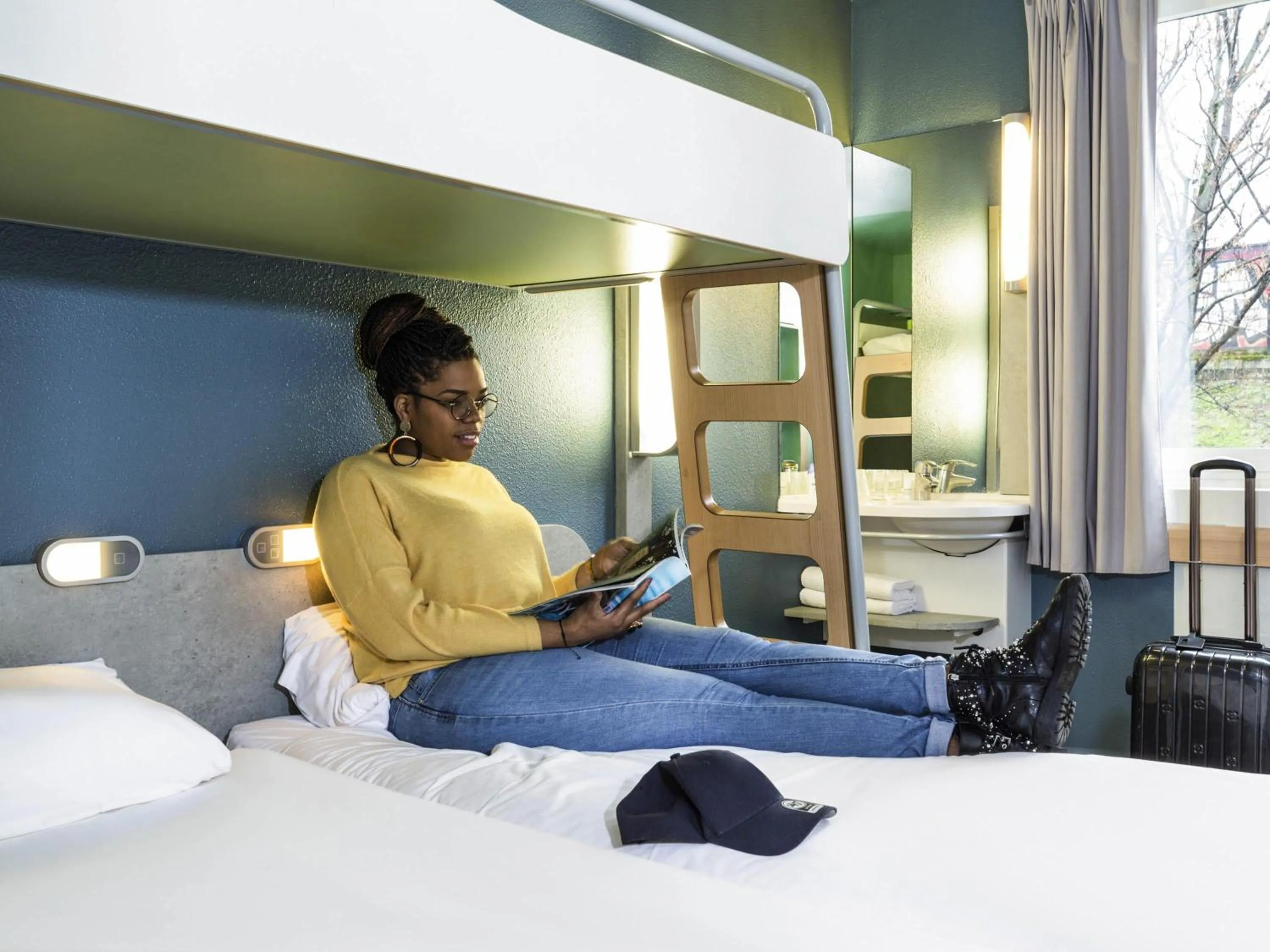 Bedroom, Bed in ibis budget Paris Porte De Montmartre