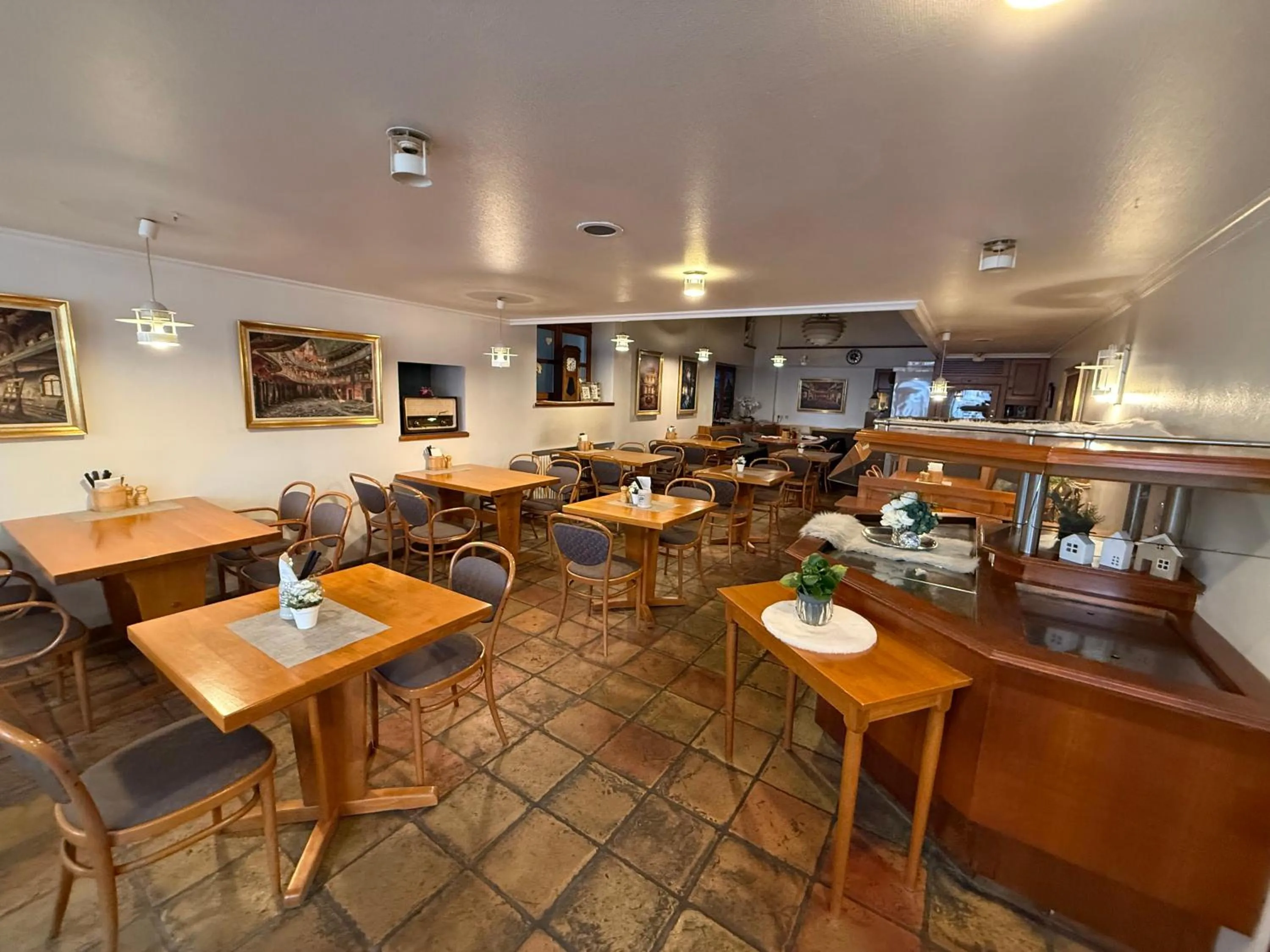 Restaurant/places to eat in Hotel-Restaurant Ratsstube