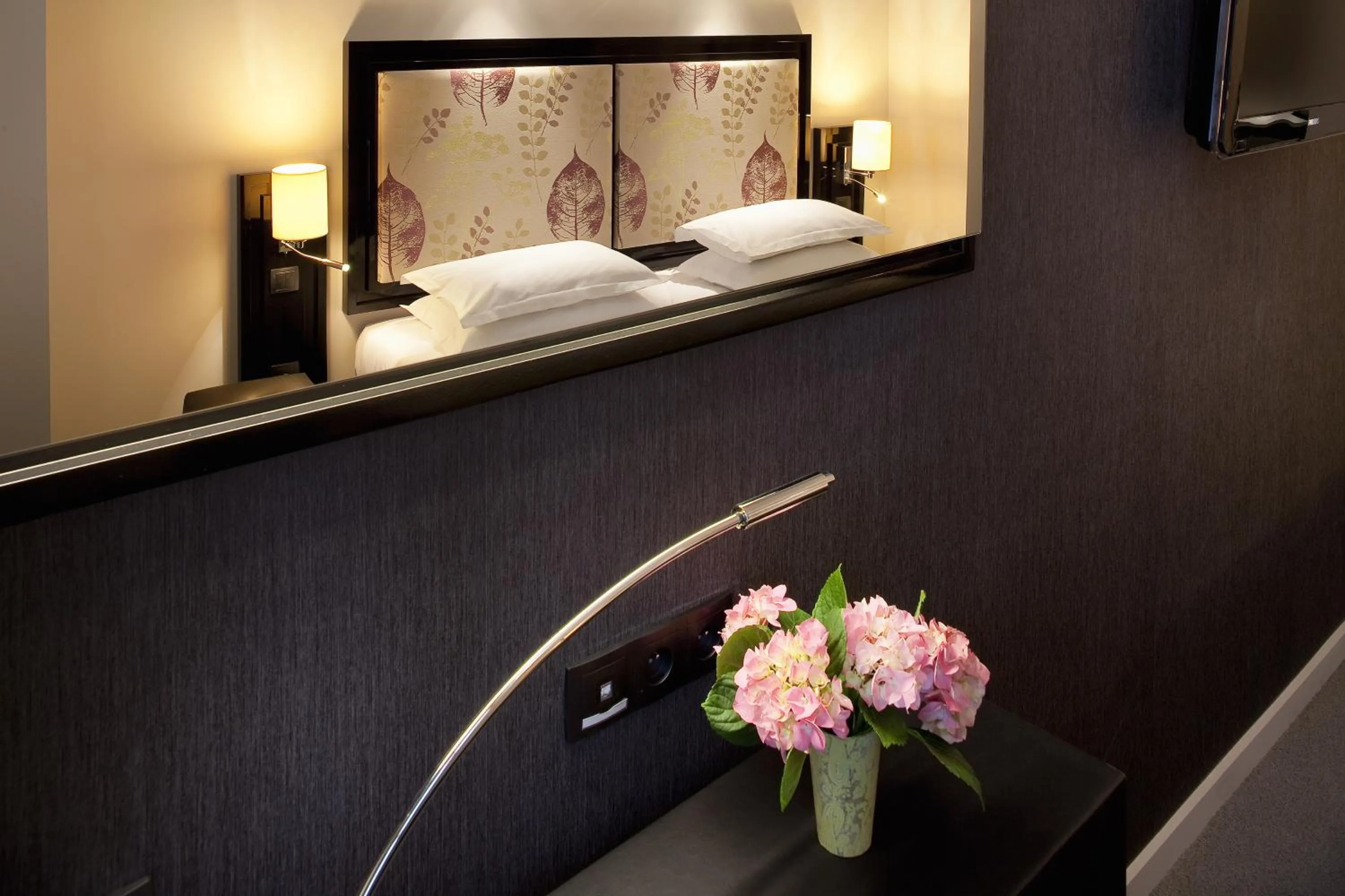 Decorative detail, Bed in Hôtel Caron le Marais